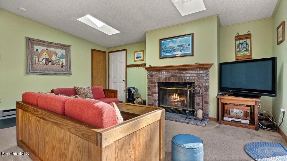 15 Elk Dr, Lee, Massachusetts image 11