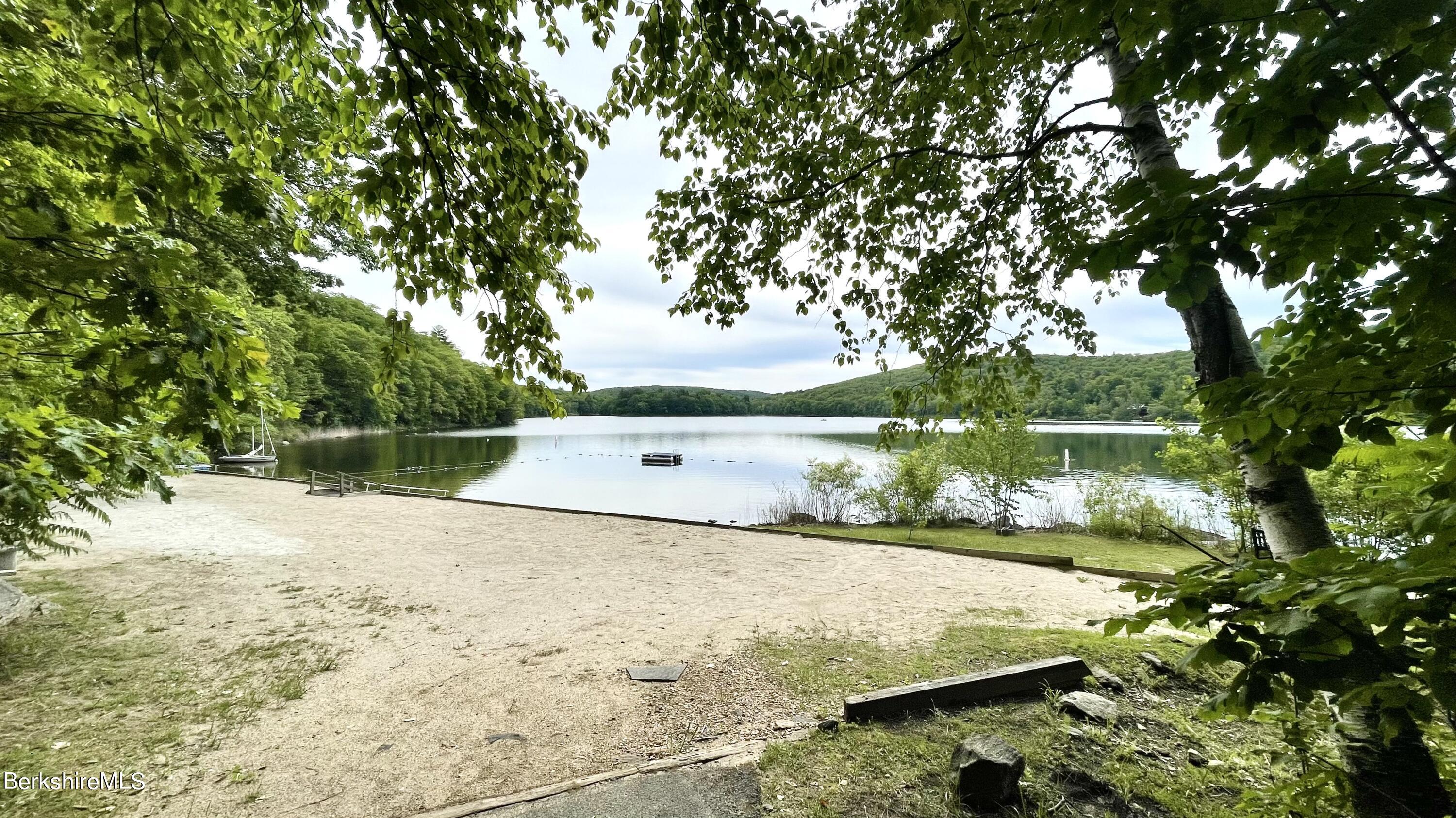 15 Elk Dr, Lee, Massachusetts image 35
