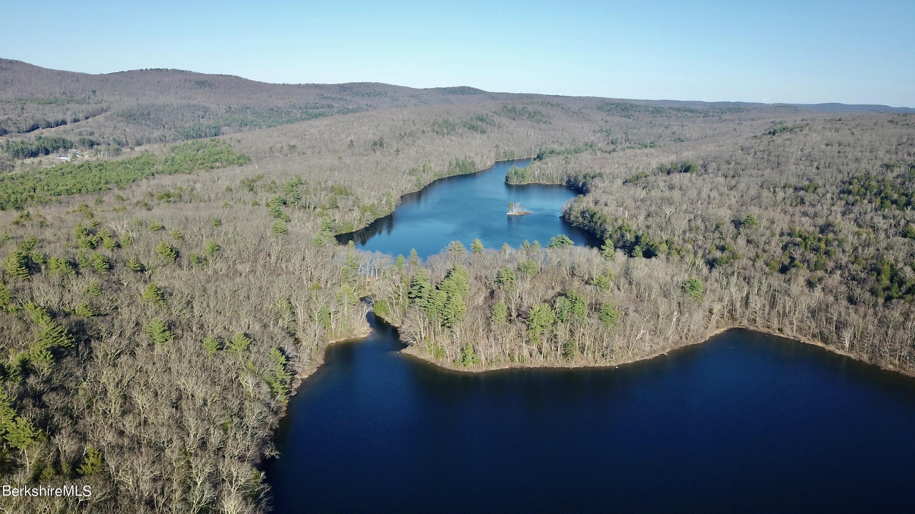 15 Elk Dr, Lee, Massachusetts image 36