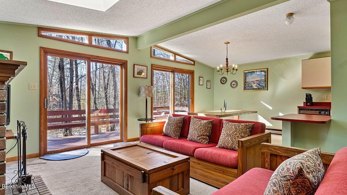 15 Elk Dr, Lee, Massachusetts image 2