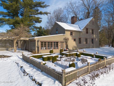 Homes For Sale - 18 Goodrich St<br/> Stockbridge, MA 01262