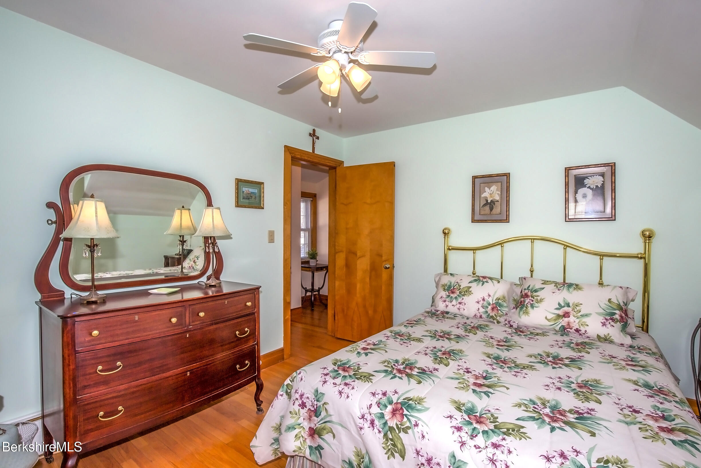 6 Margerie St, Lee, Massachusetts image 24