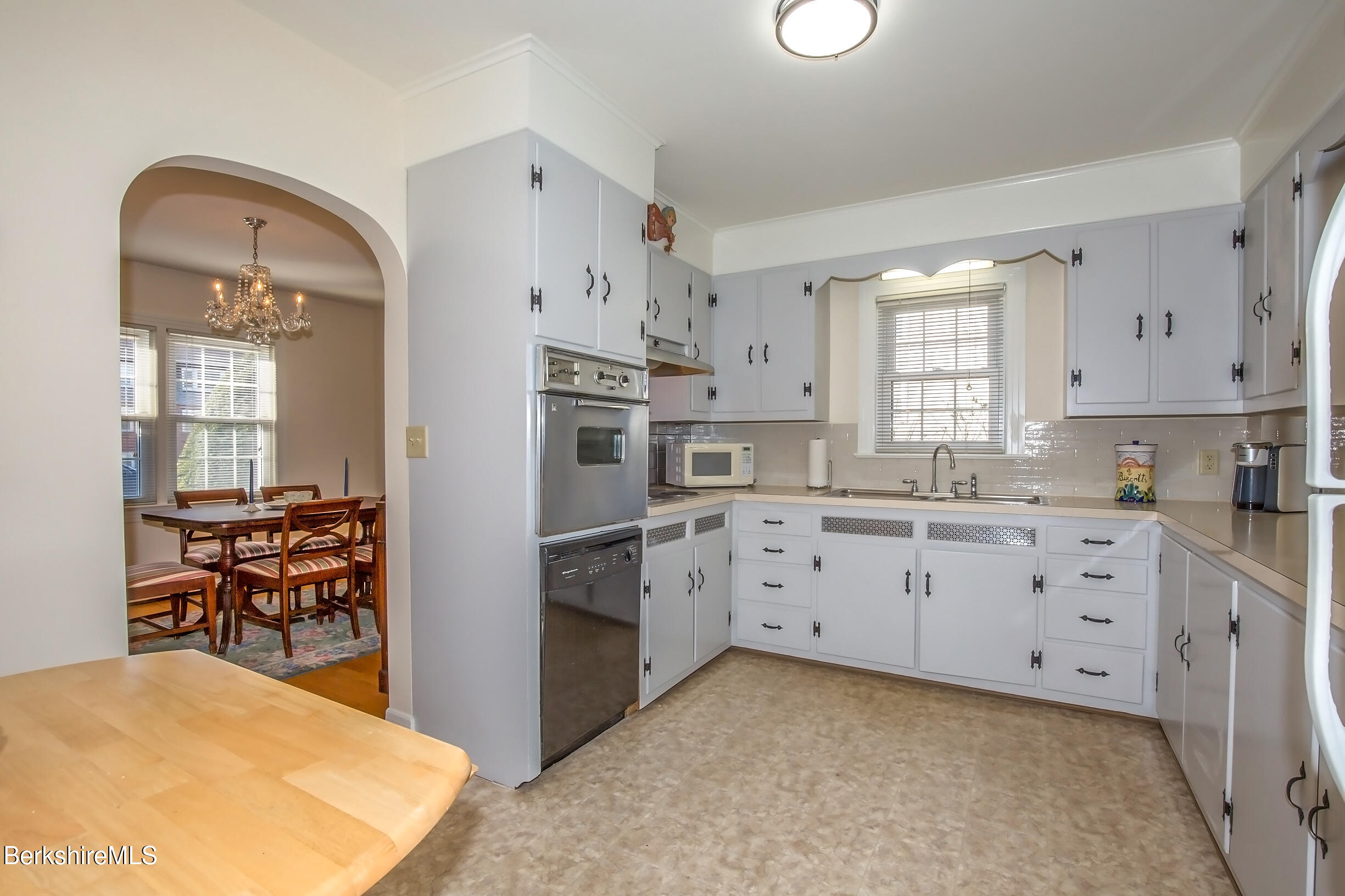 6 Margerie St, Lee, Massachusetts image 17