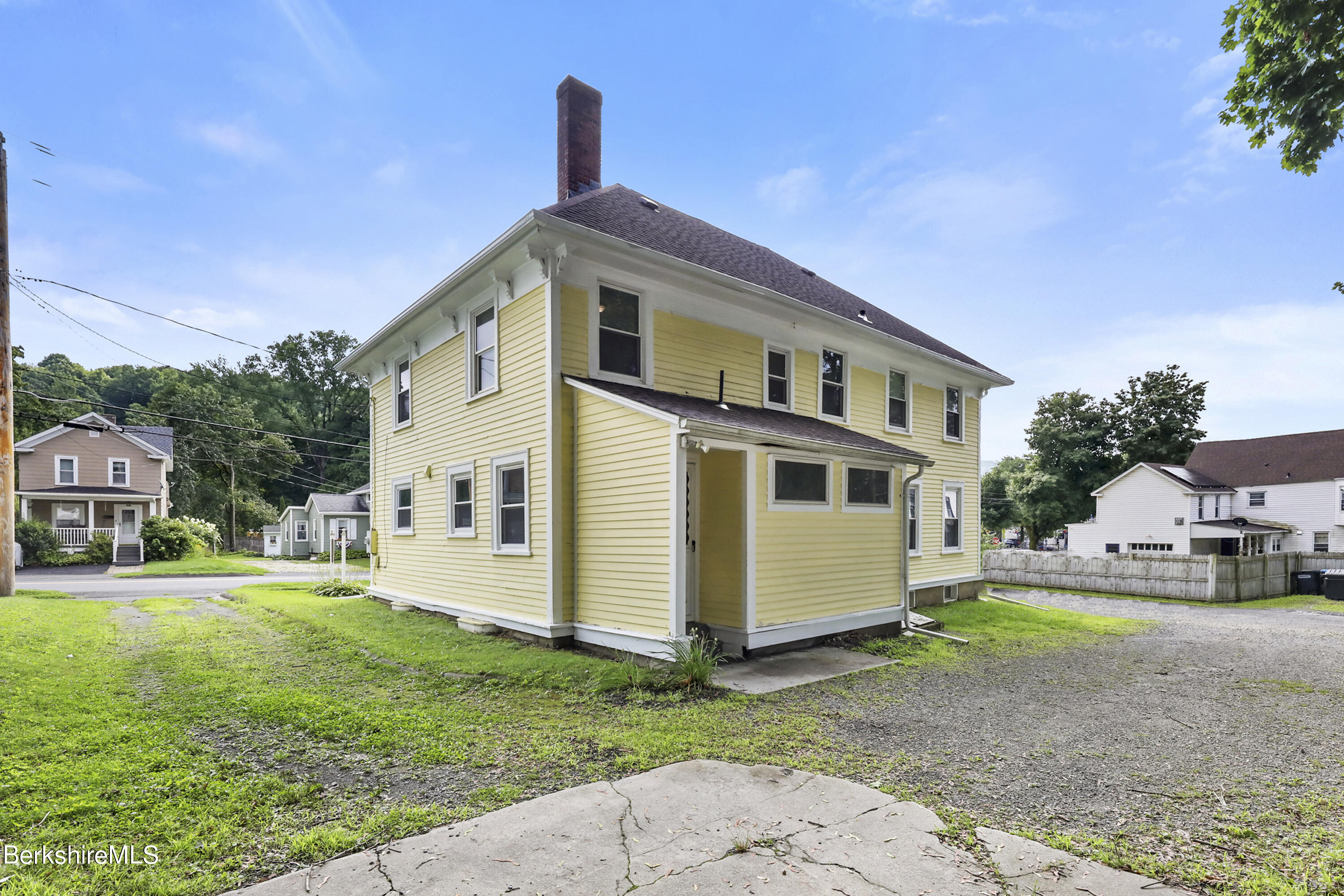 21 High St, Lee, Massachusetts image 33