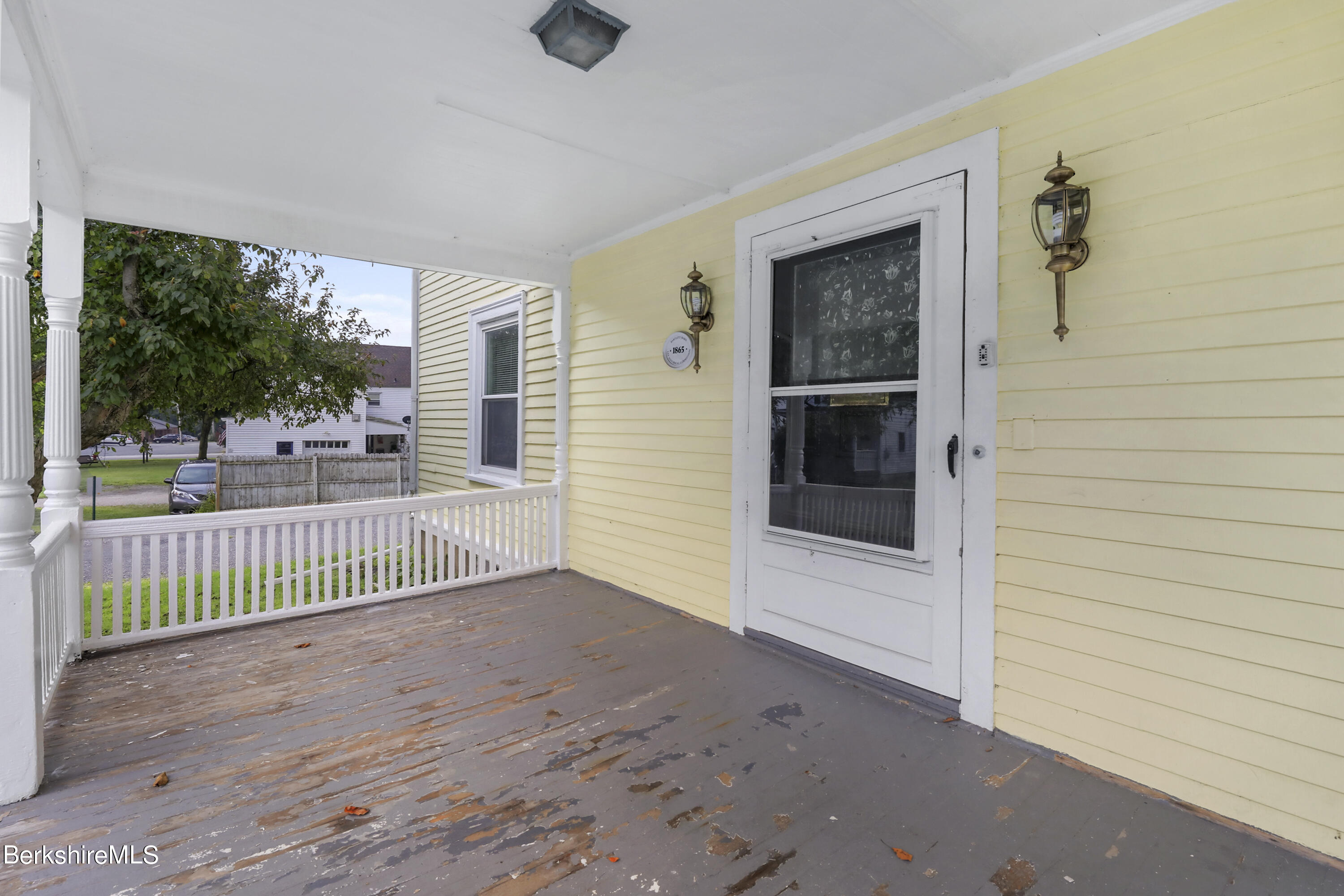 21 High St, Lee, Massachusetts image 3