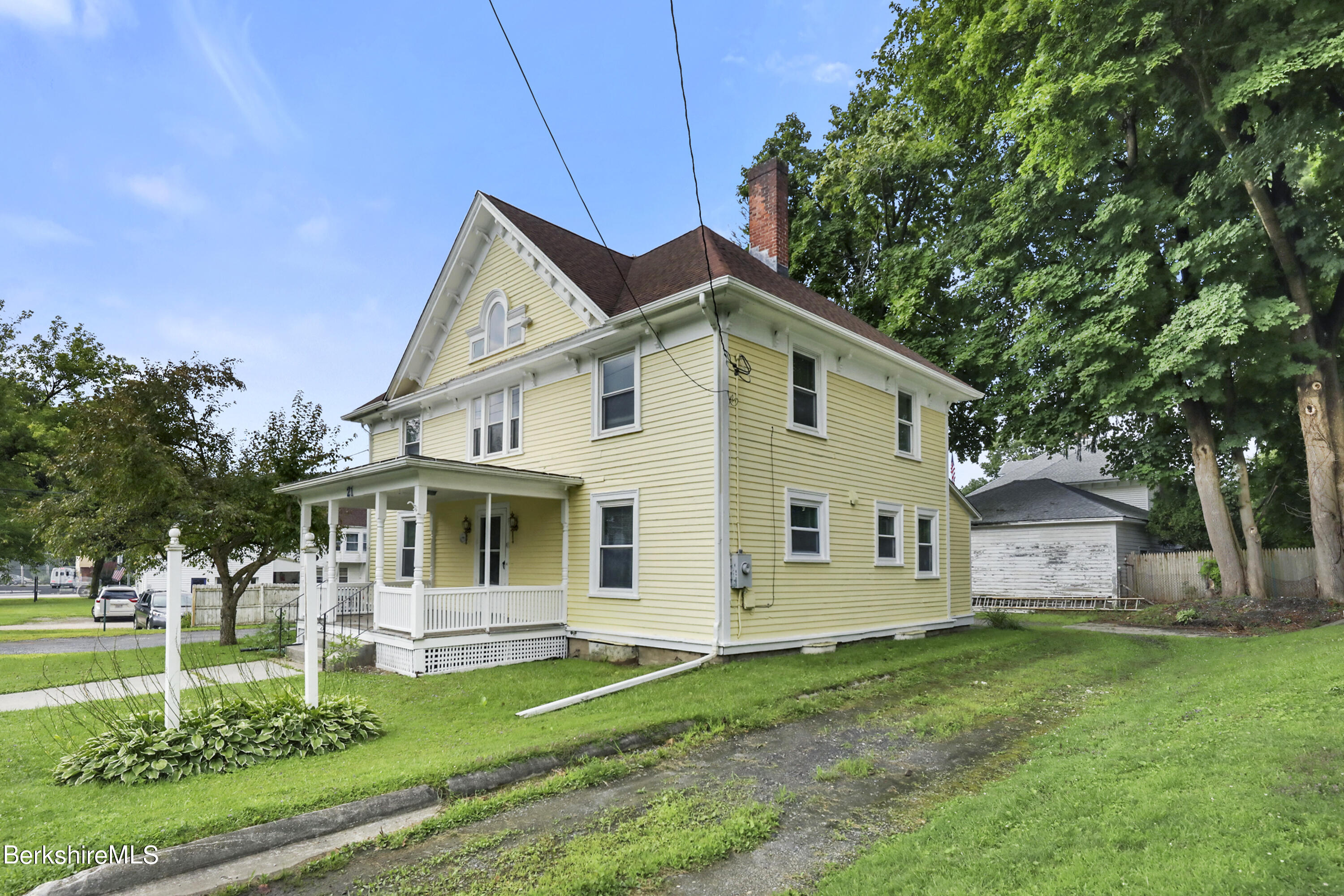 21 High St, Lee, Massachusetts image 2