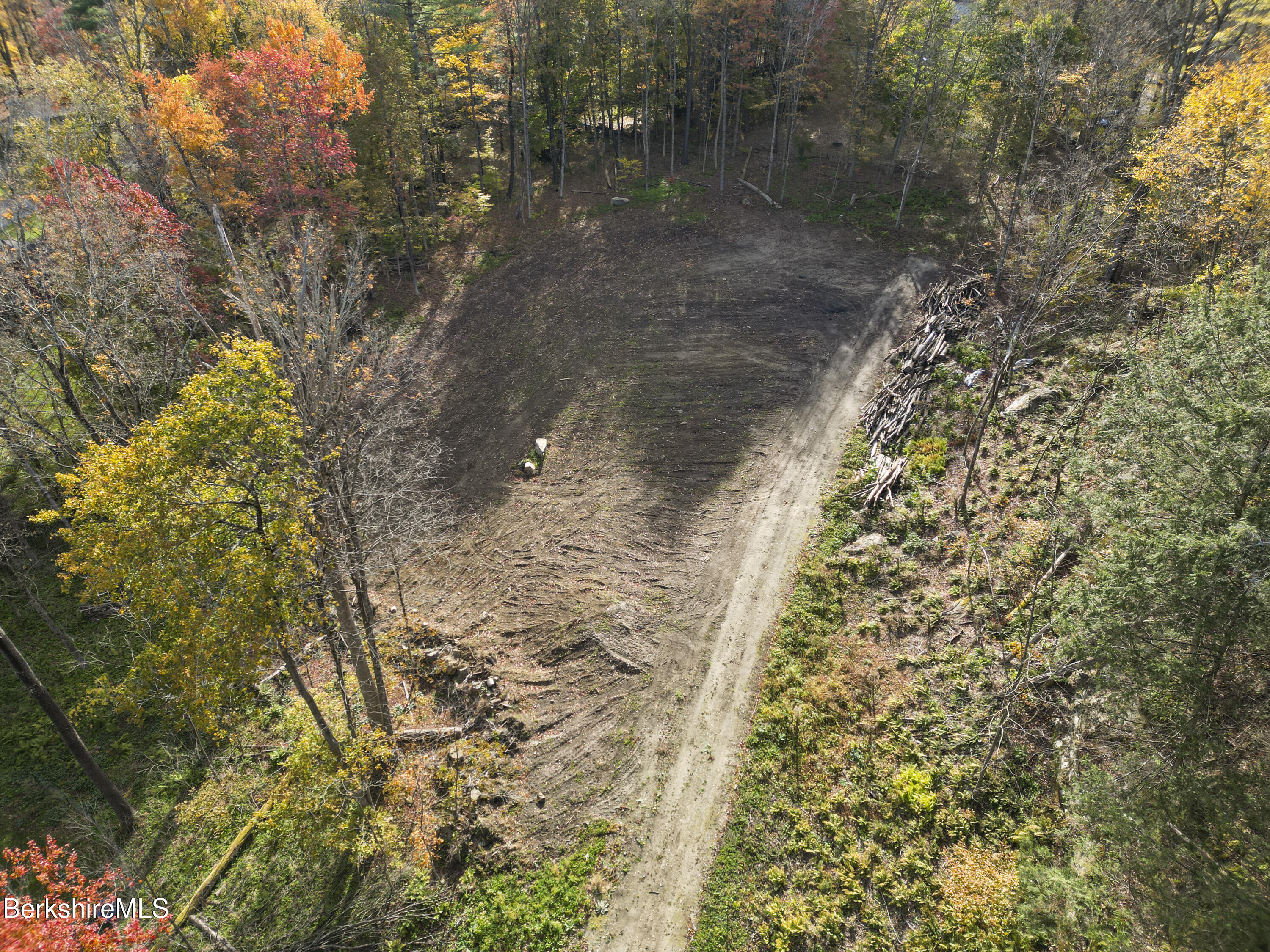 Lee, Massachusetts 01238, United States, ,Land,Active,244724