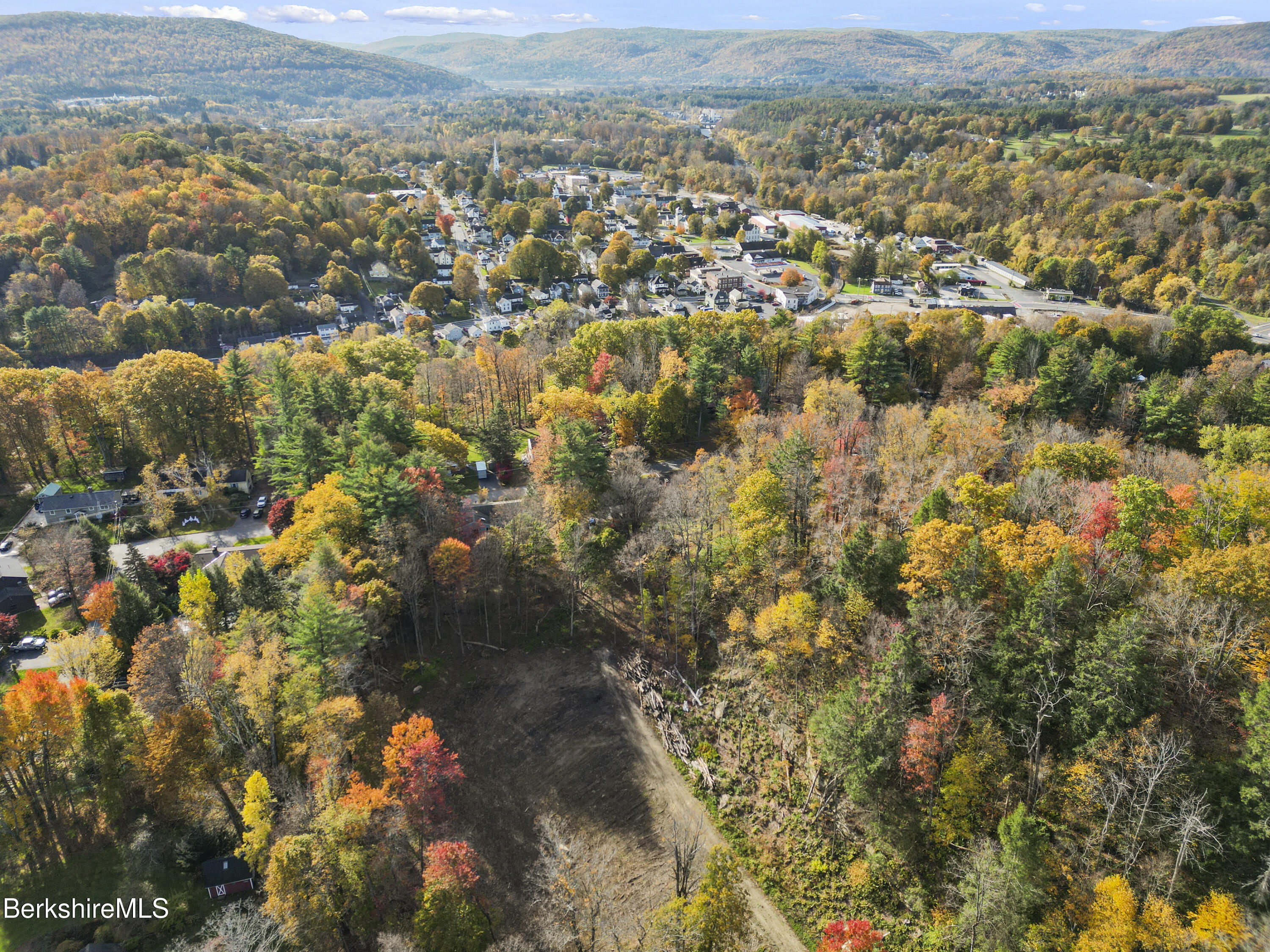 Lee, Massachusetts 01238, United States, ,Land,Active,244724