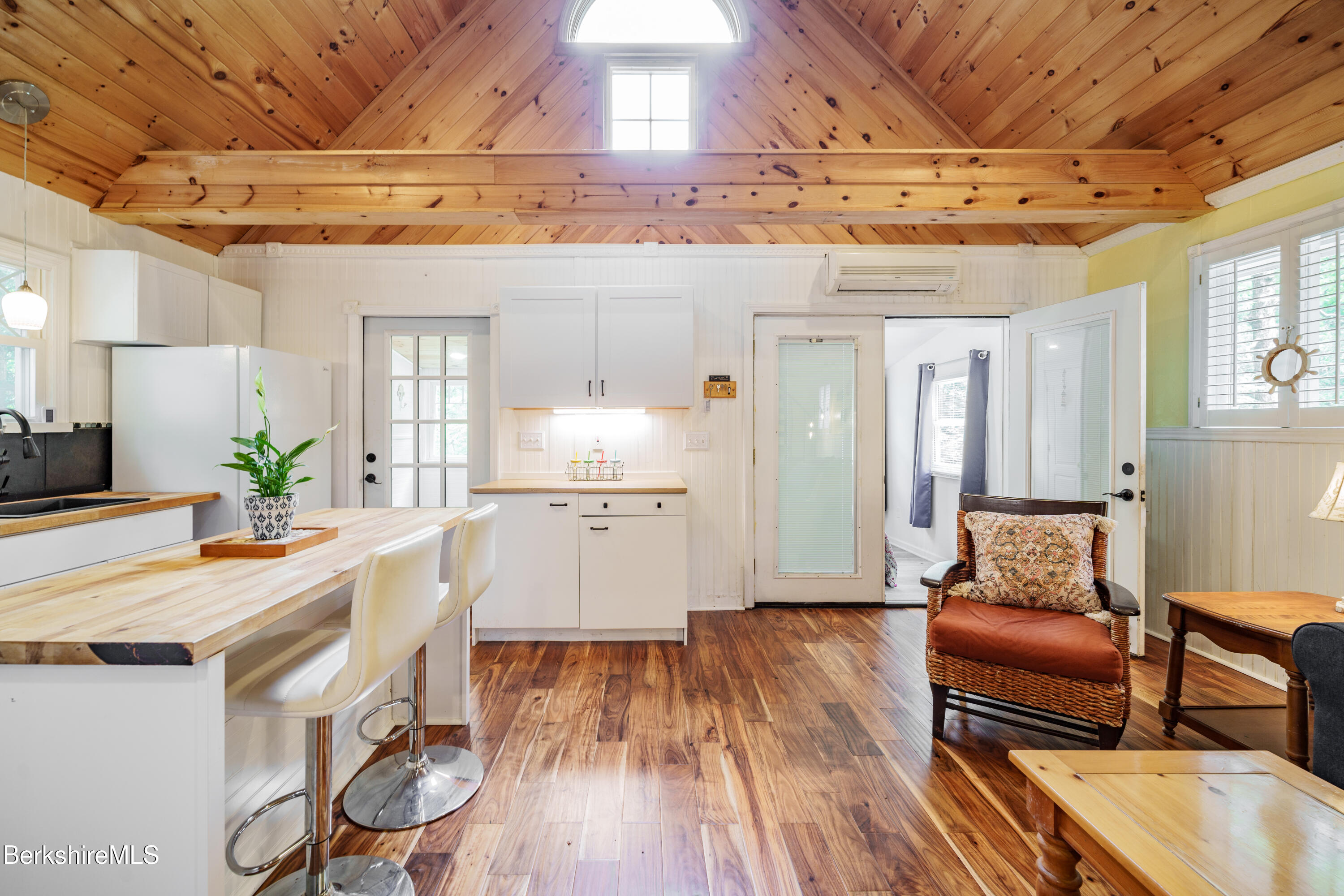151 Excalibur Dr, Becket, Massachusetts image 4