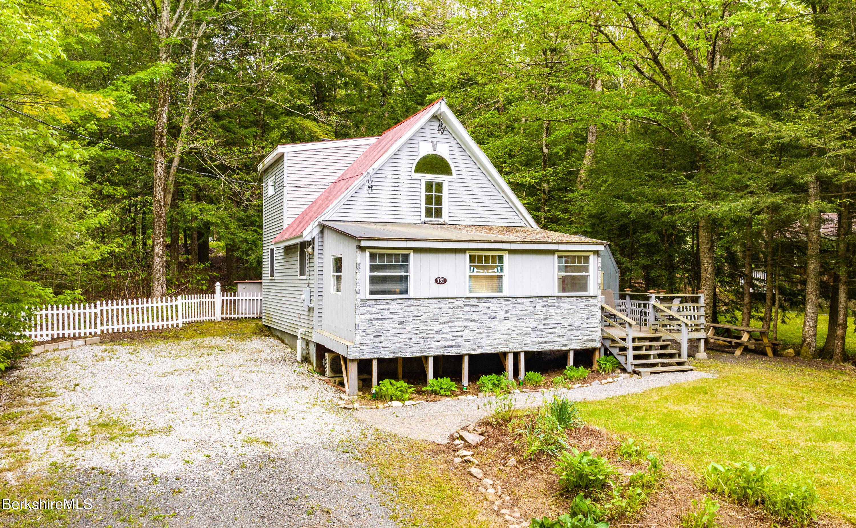 151 Excalibur Dr, Becket, Massachusetts image 24