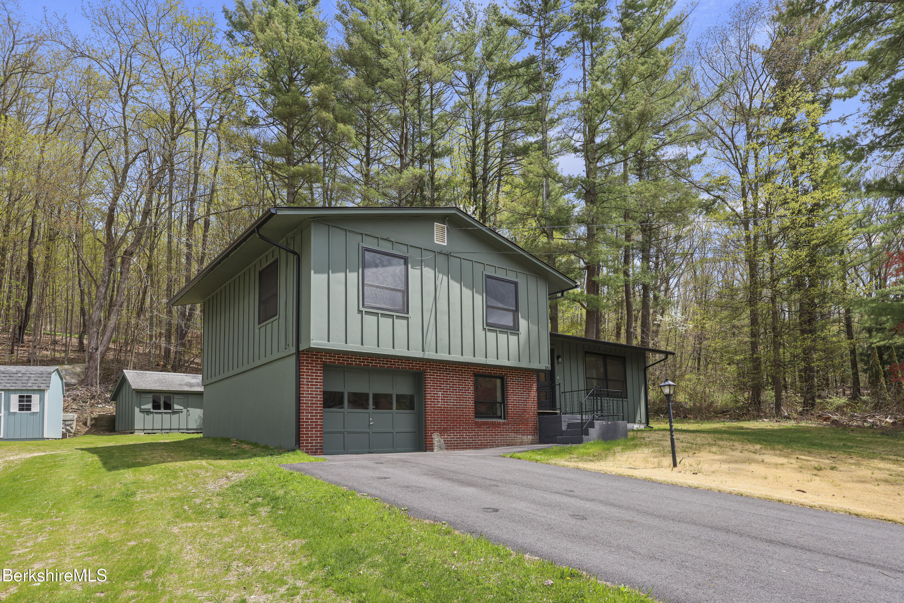 100 Autumn Dr, North Adams, Massachusetts image 2