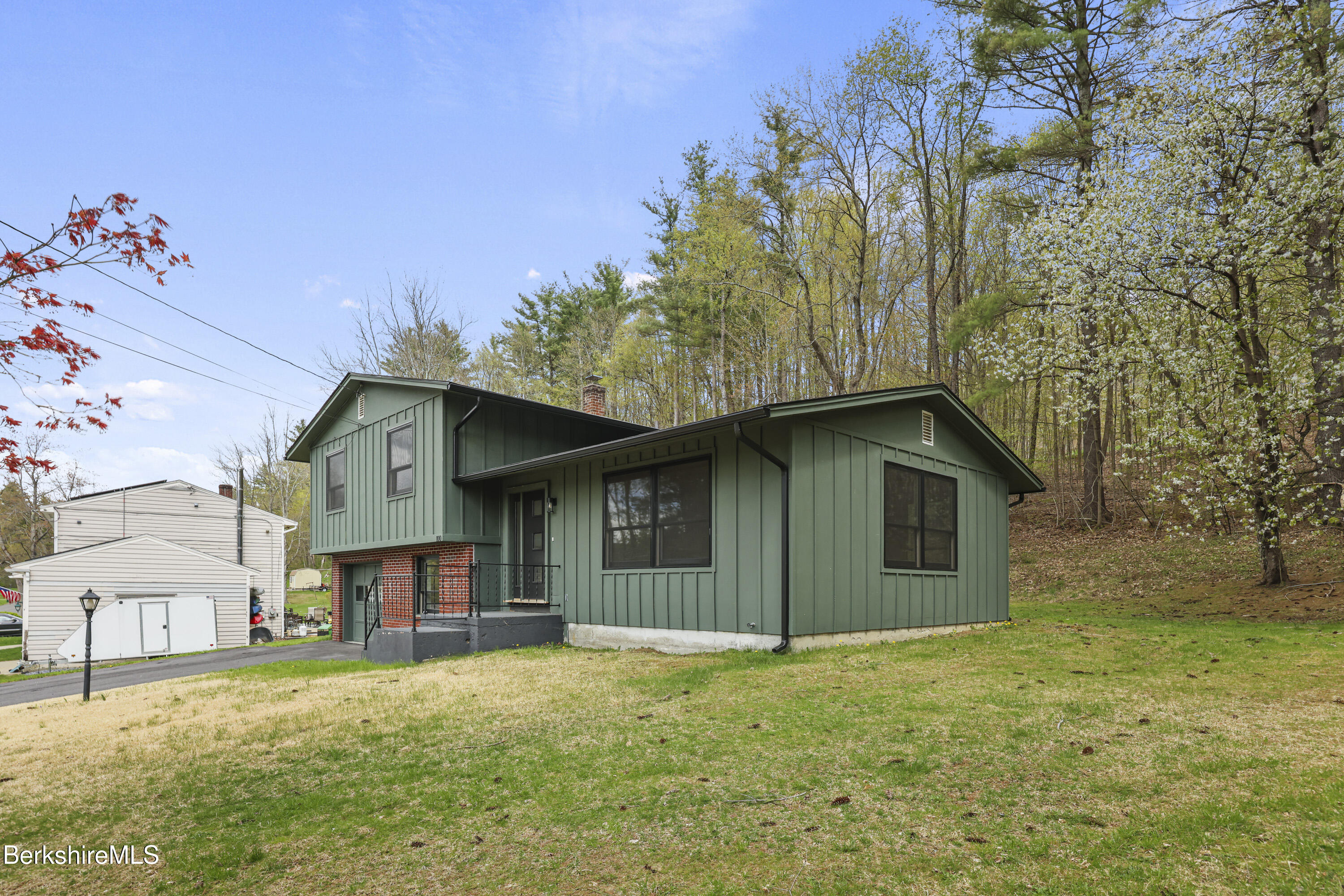 100 Autumn Dr, North Adams, Massachusetts image 3