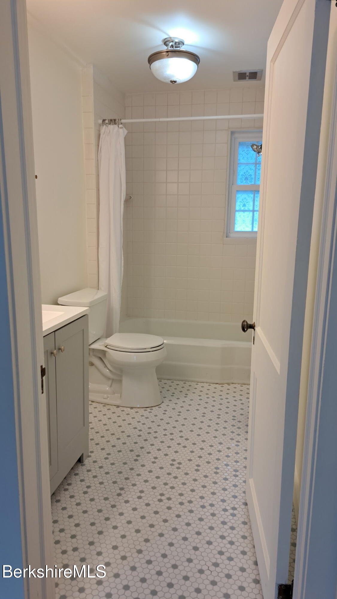 57 Main St #10, Stockbridge, Massachusetts image 10