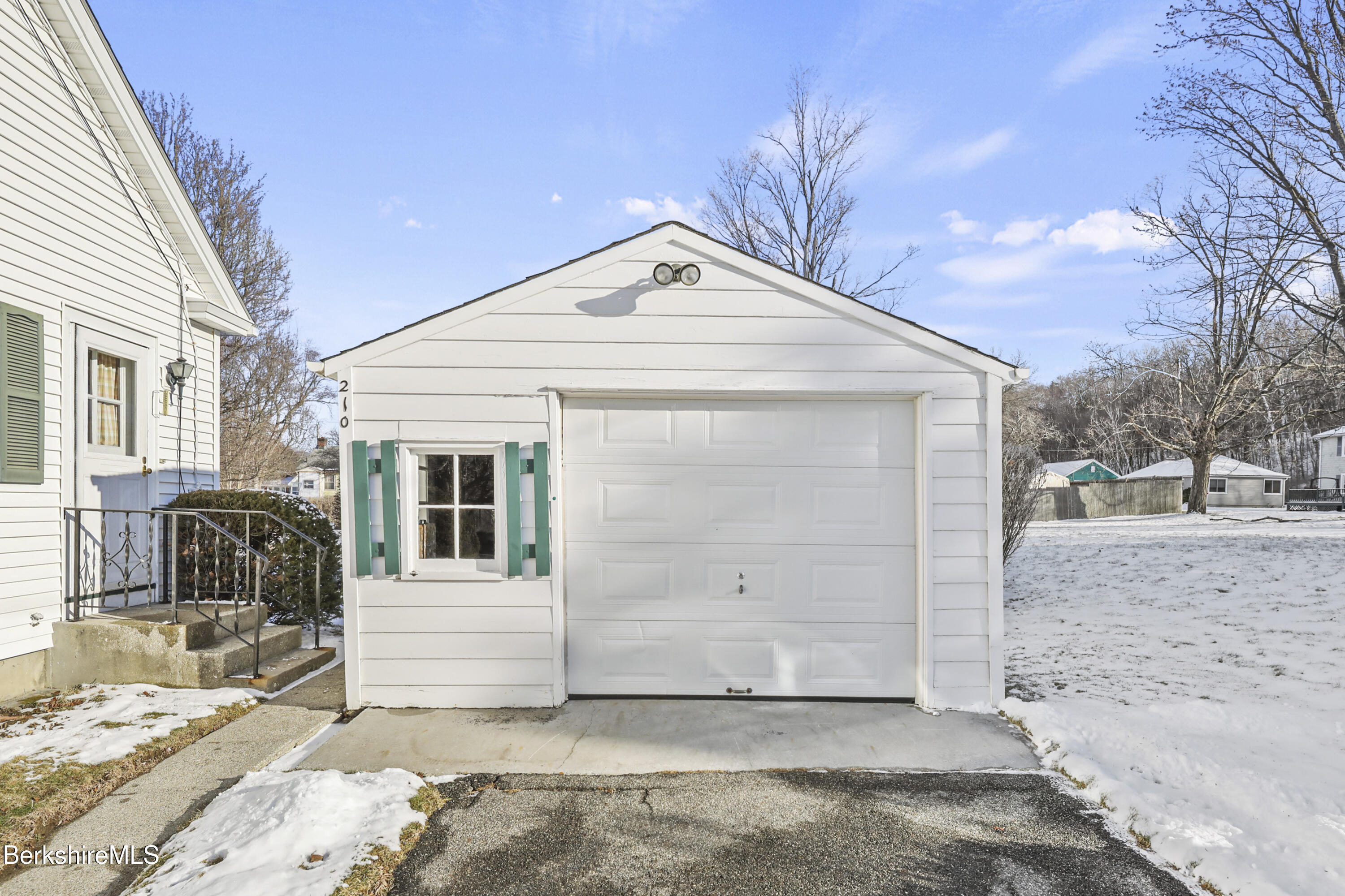 210 Phelps Ave, North Adams, Massachusetts image 30