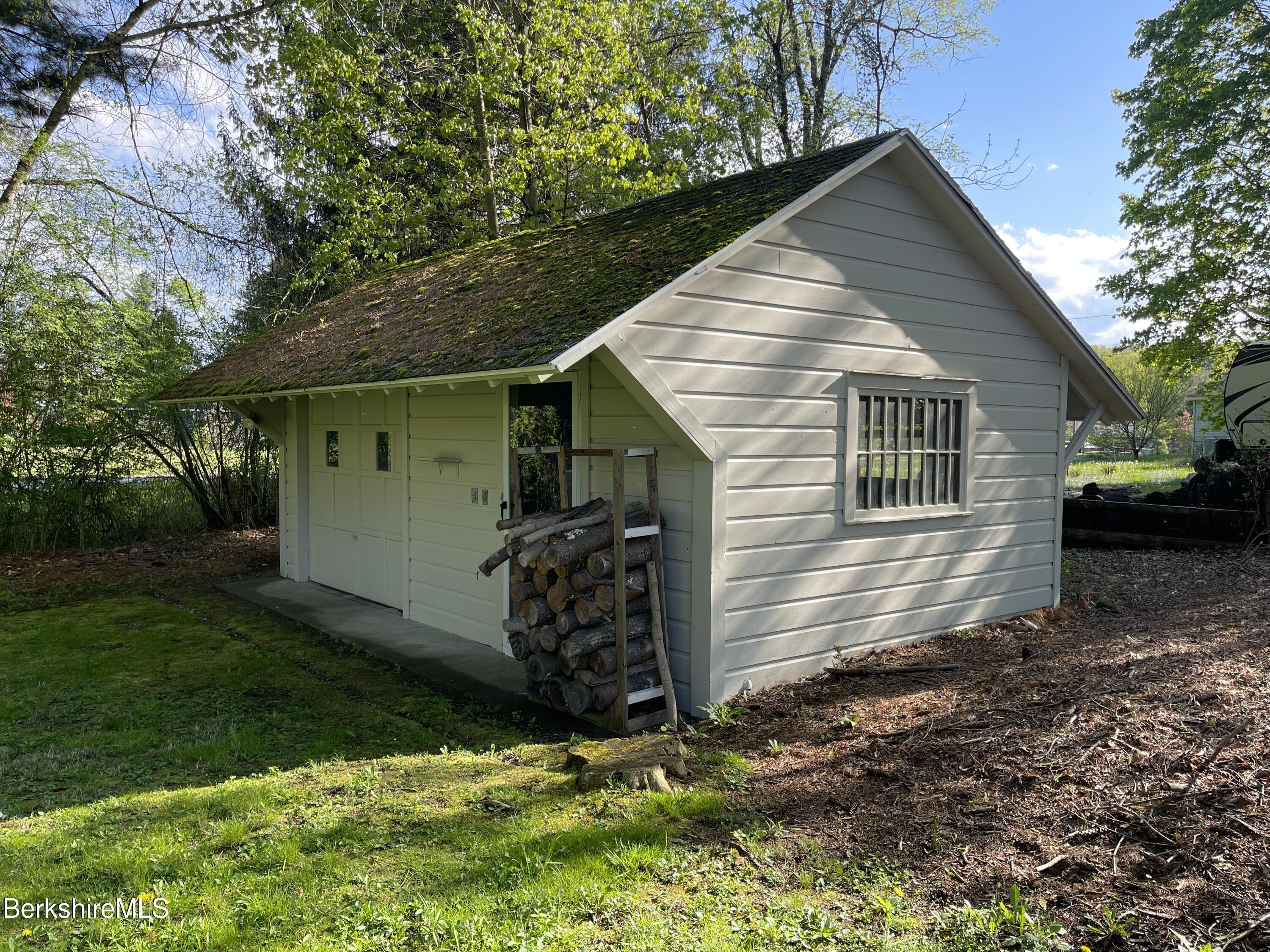 5 Grant Ln, Great Barrington, Massachusetts image 10