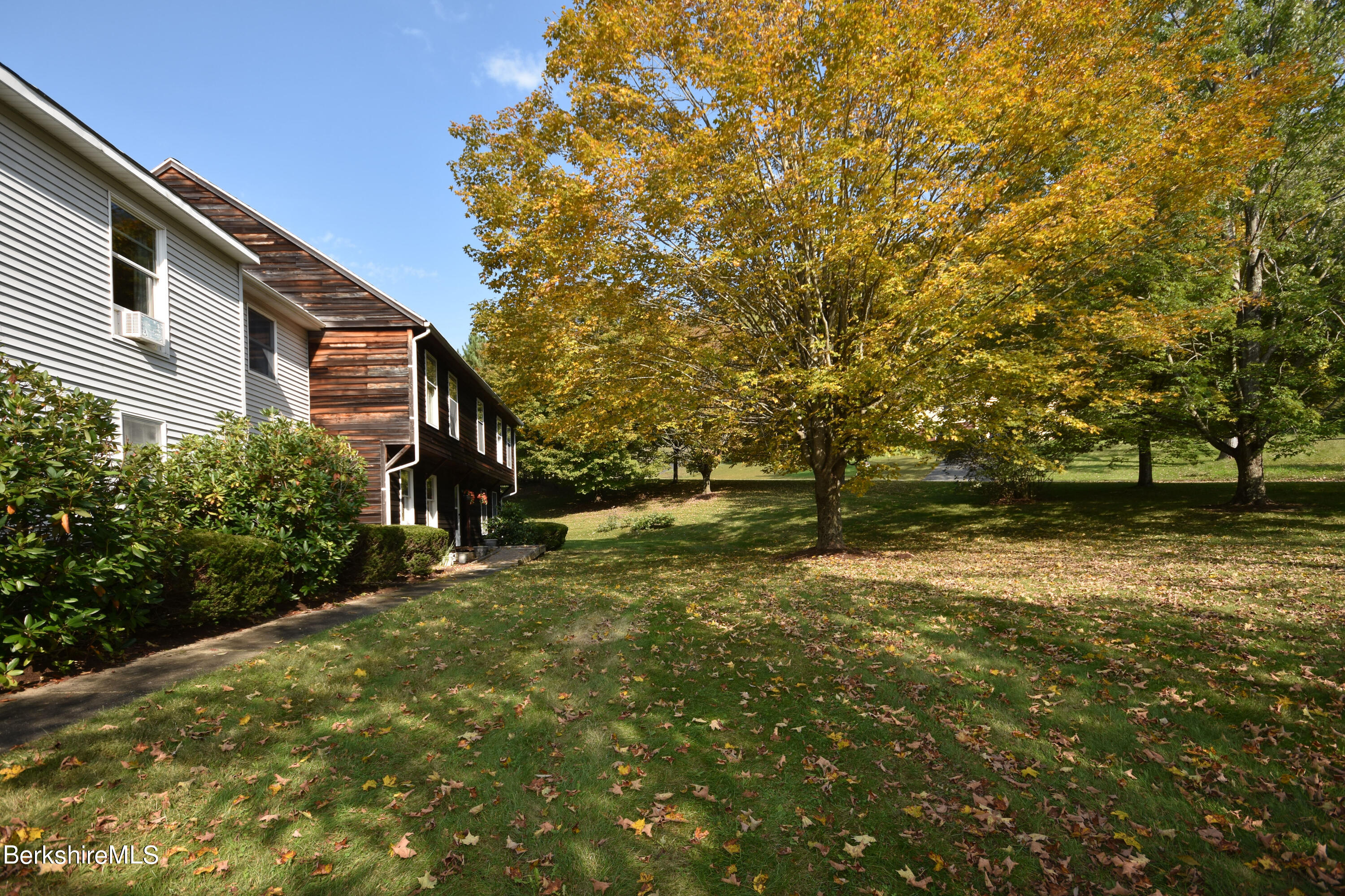 131 Wilshire Dr, Cheshire, Massachusetts image 11