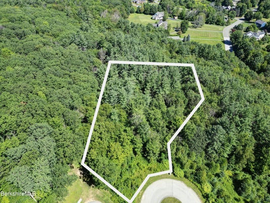 26 OLD FARM LN, PITTSFIELD, MA 01201 - Image 3db83b9f757fcfe3cee15992a3f8f1d0/1384358076