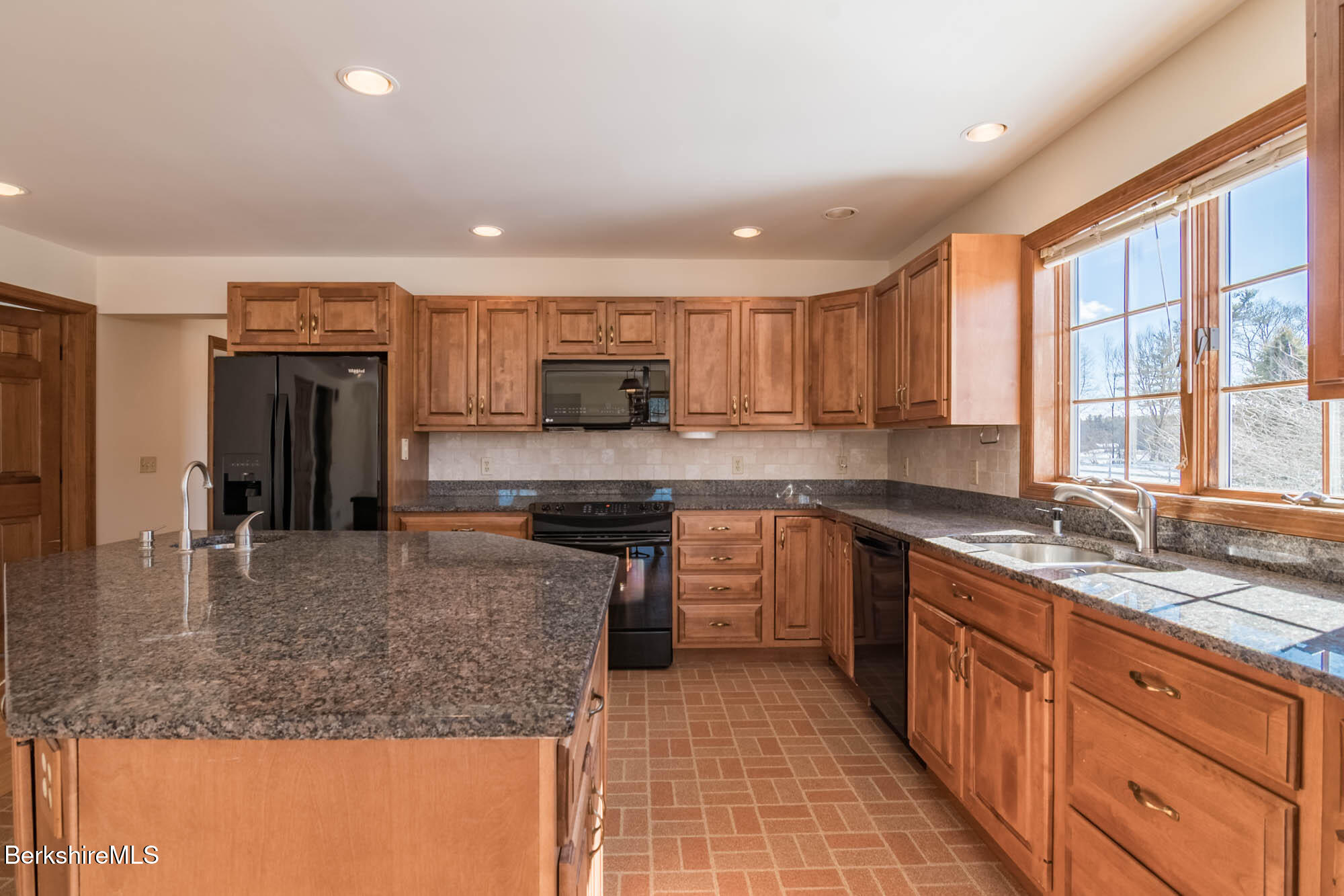 1166 Rannapo Rd, Sheffield, Massachusetts image 16