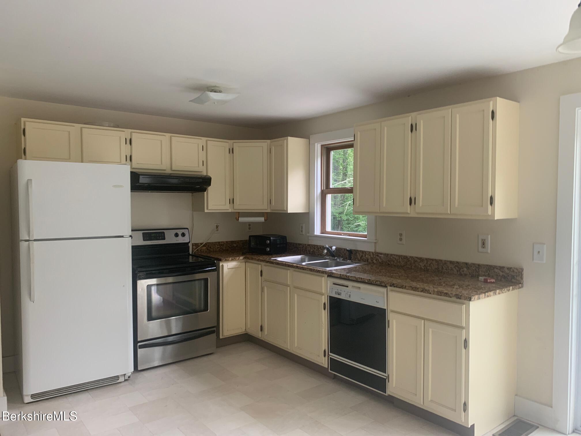 412 Berkshire School Rd