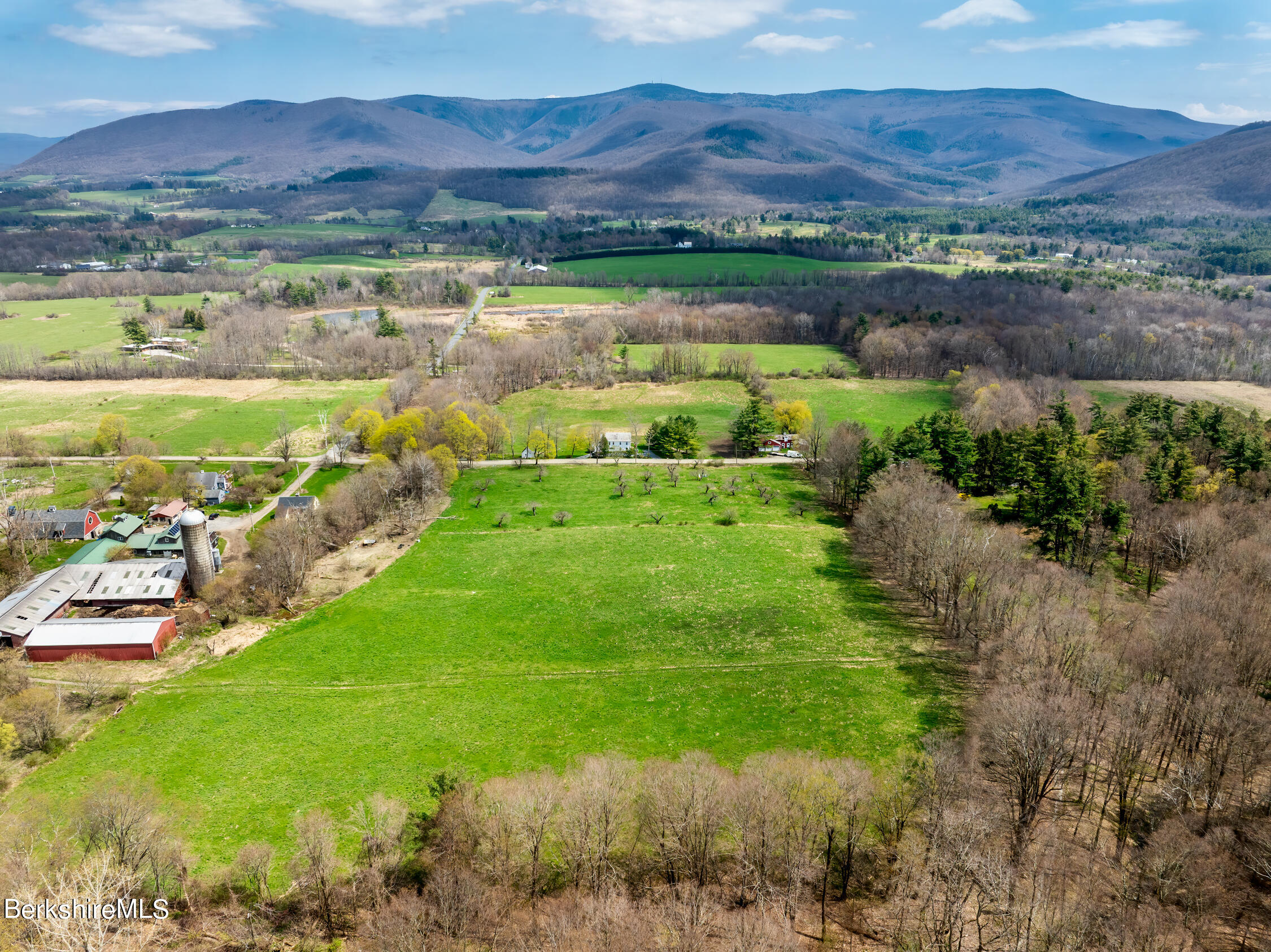 Oblong Rd, Williamstown, Massachusetts image 3