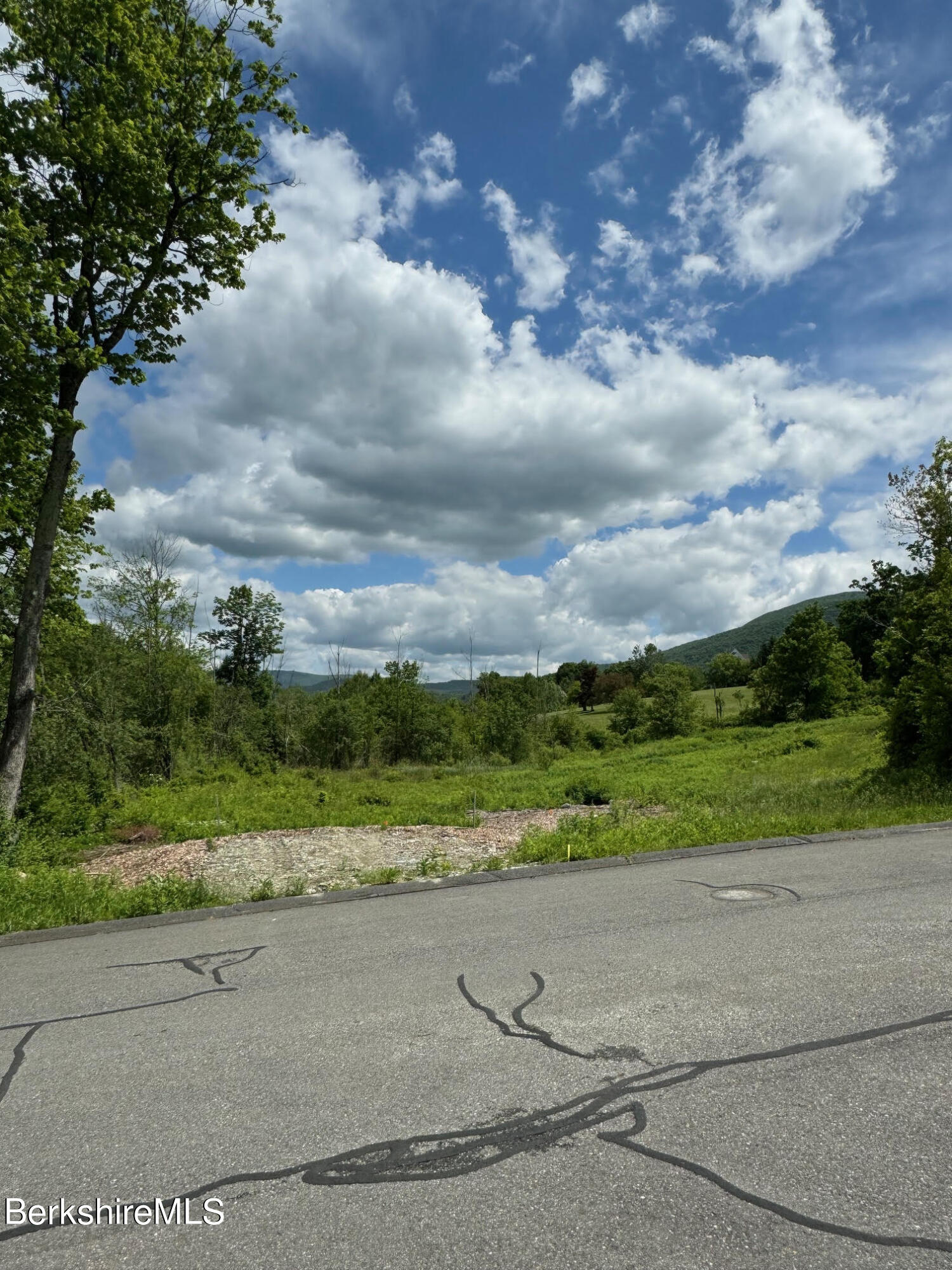 Holly Ln, Williamstown, Massachusetts image 4