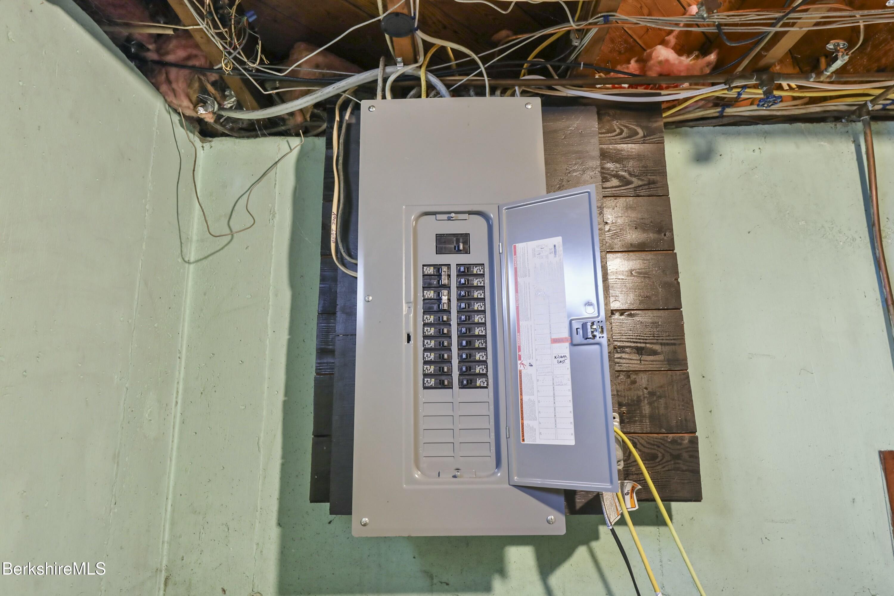 24 Henderson Rd, Williamstown, Massachusetts image 38