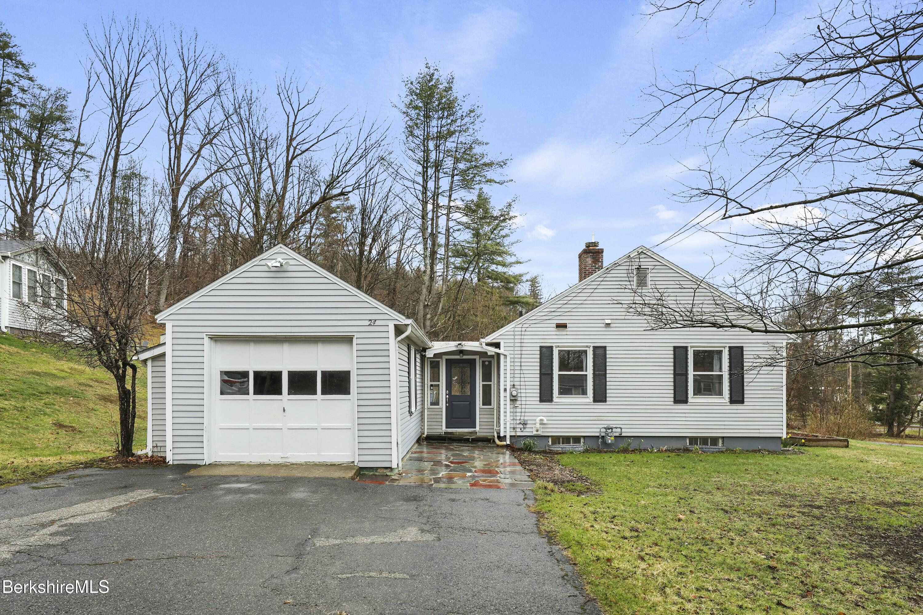 24 Henderson Rd, Williamstown, Massachusetts image 2