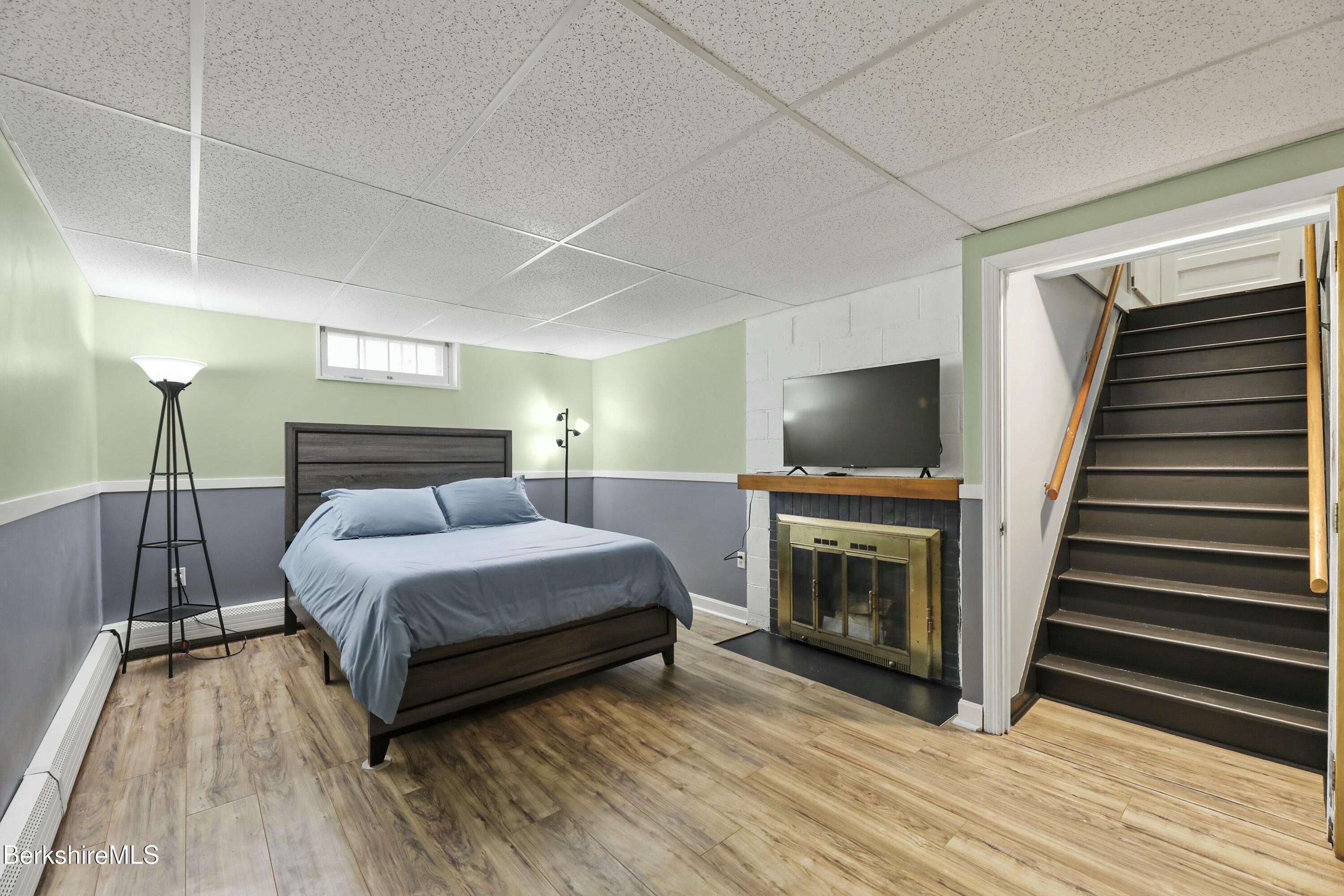 24 Henderson Rd, Williamstown, Massachusetts image 32