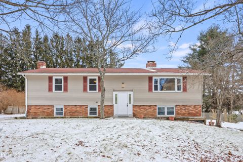 Homes For Sale - 140 Theresa Ter<br/> Lee, MA 01238