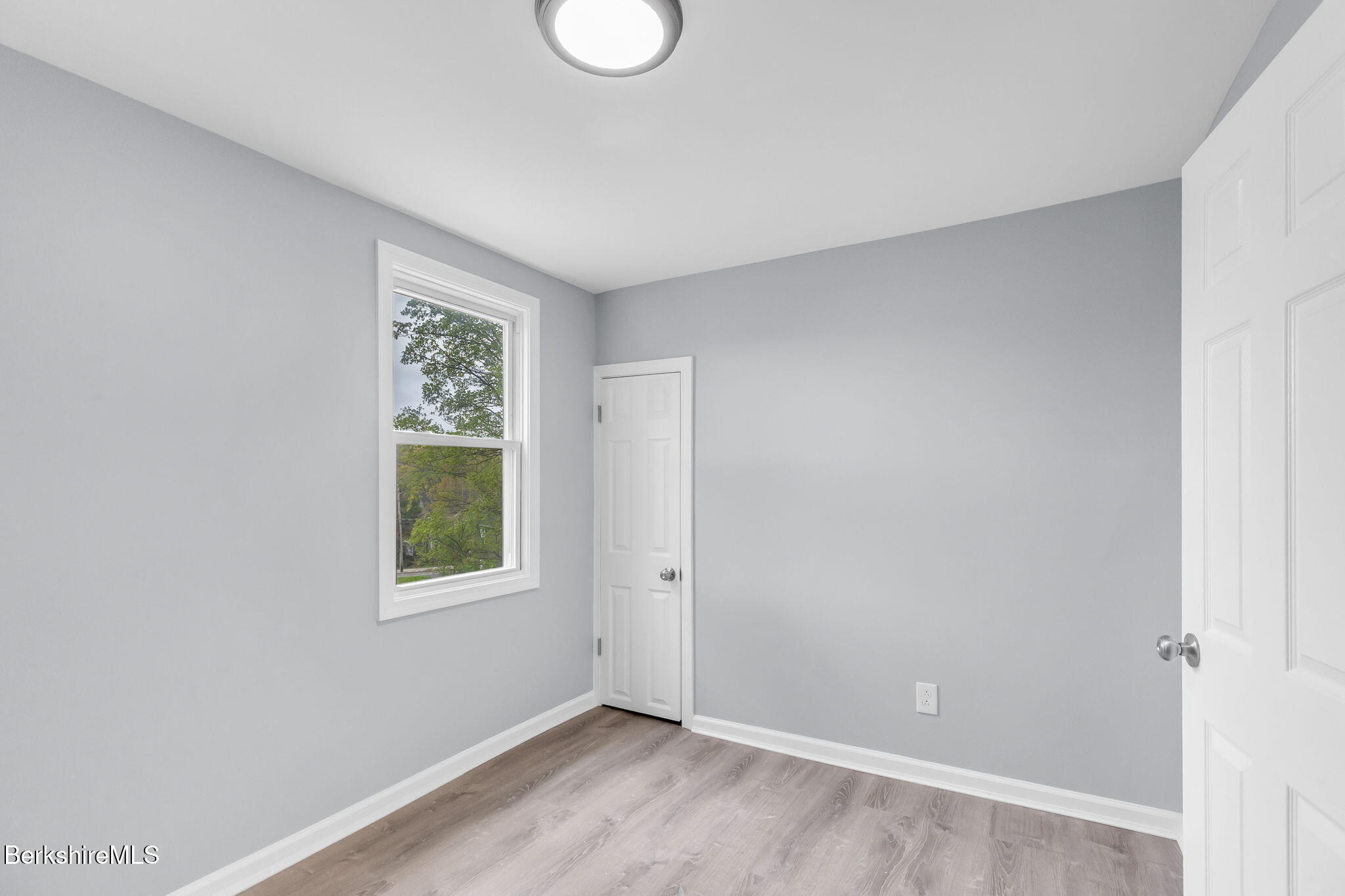 90 Maple St, Lee, Massachusetts image 14
