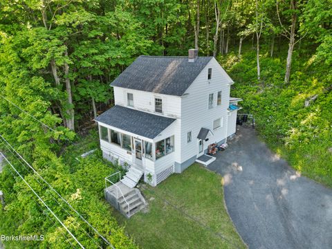 Homes For Sale - 281 Walnut St<br/> North Adams, MA 01247