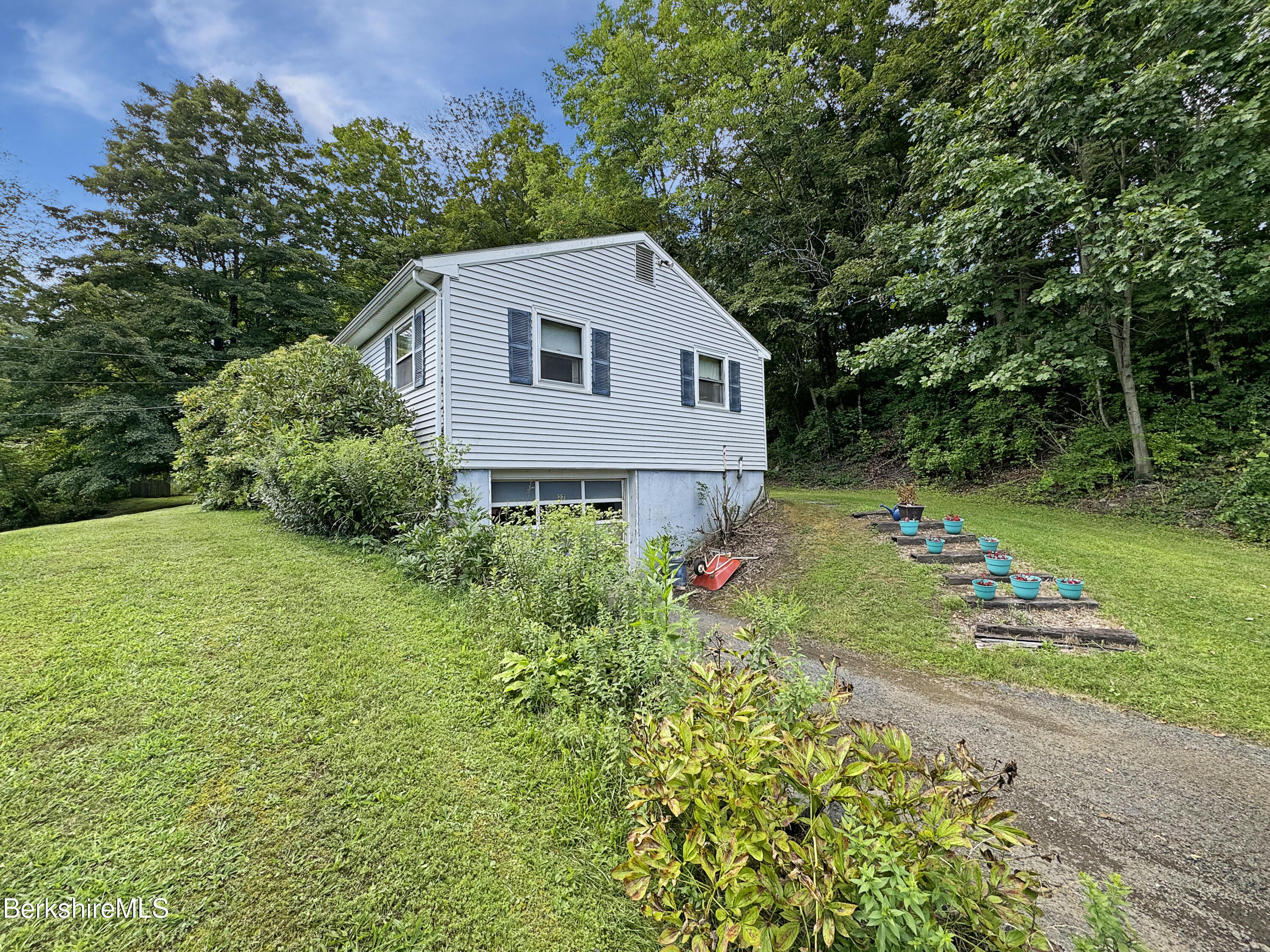 27 Swamp Rd, West Stockbridge, Massachusetts image 2