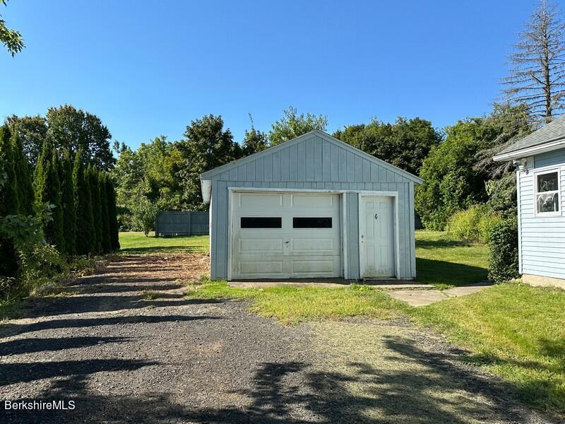 14 Russell Stage Rd, Blandford, Massachusetts image 4