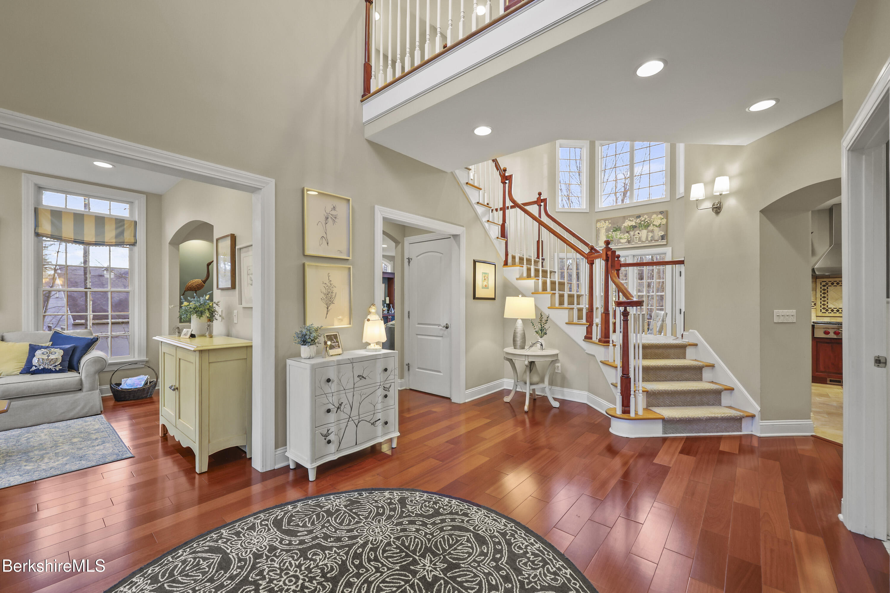 Pittsfield, Massachusetts 01201, United States, 5 Bedrooms Bedrooms, ,5 BathroomsBathrooms,Residential,Active,248806