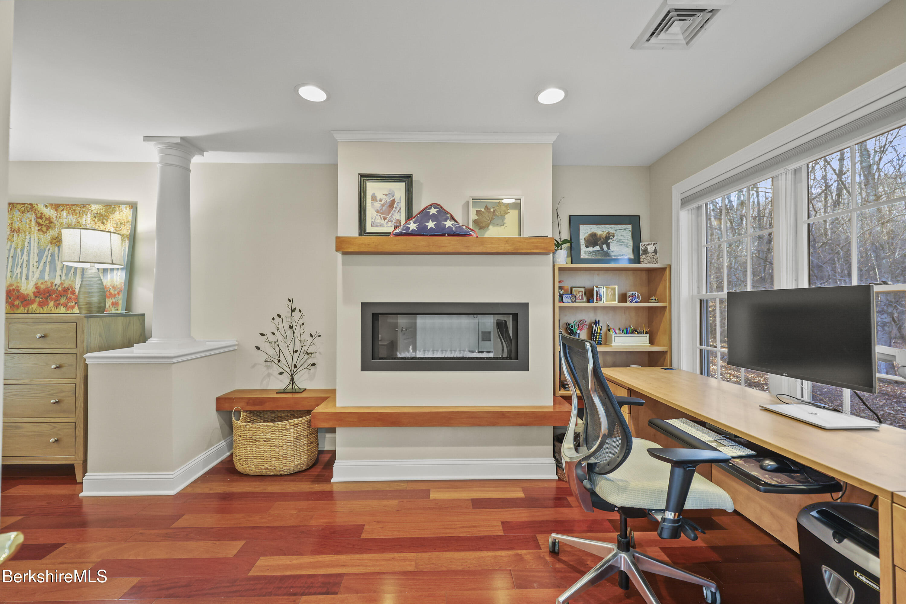 Pittsfield, Massachusetts 01201, United States, 5 Bedrooms Bedrooms, ,5 BathroomsBathrooms,Residential,Active,248806