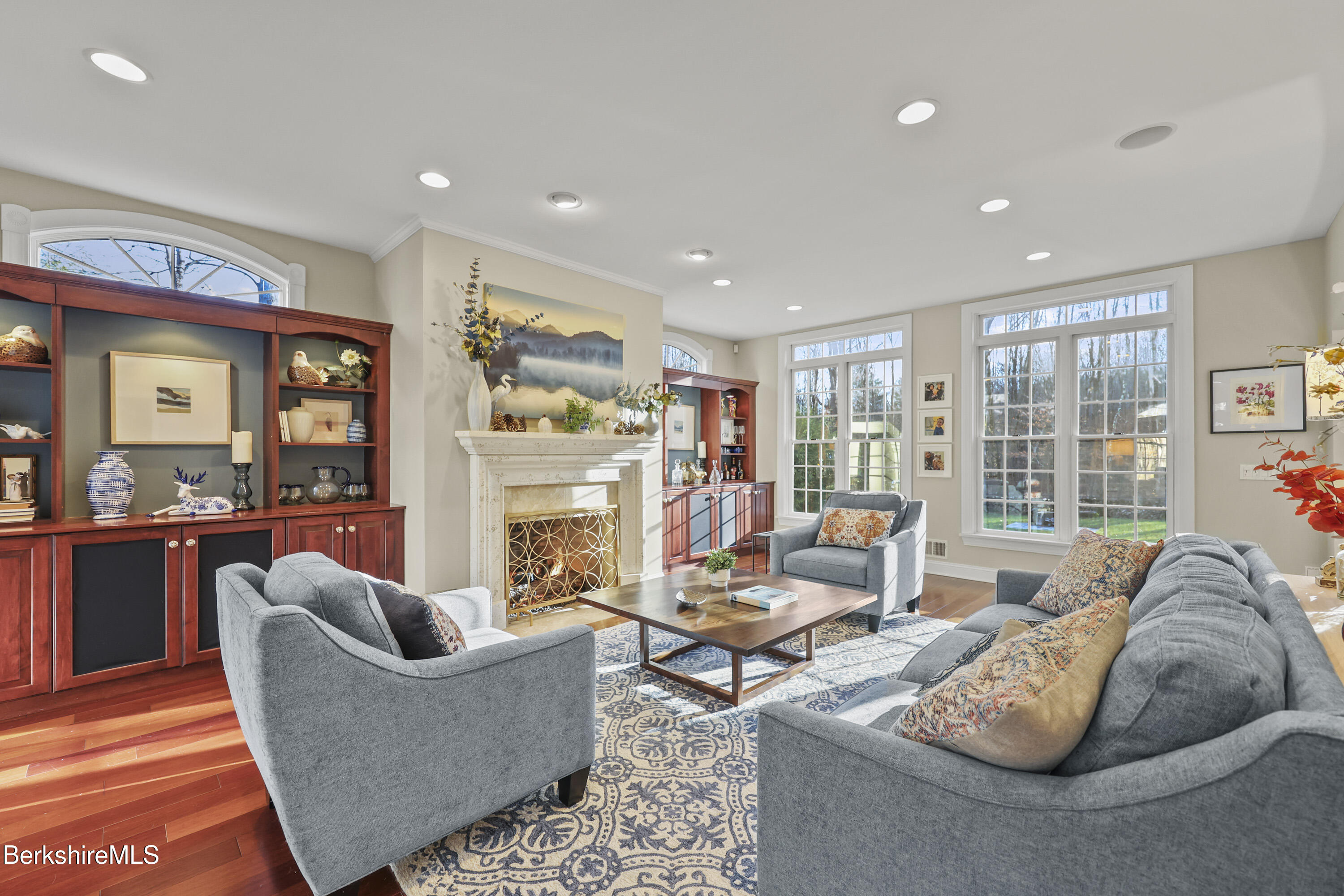 Pittsfield, Massachusetts 01201, United States, 5 Bedrooms Bedrooms, ,5 BathroomsBathrooms,Residential,Active,248806