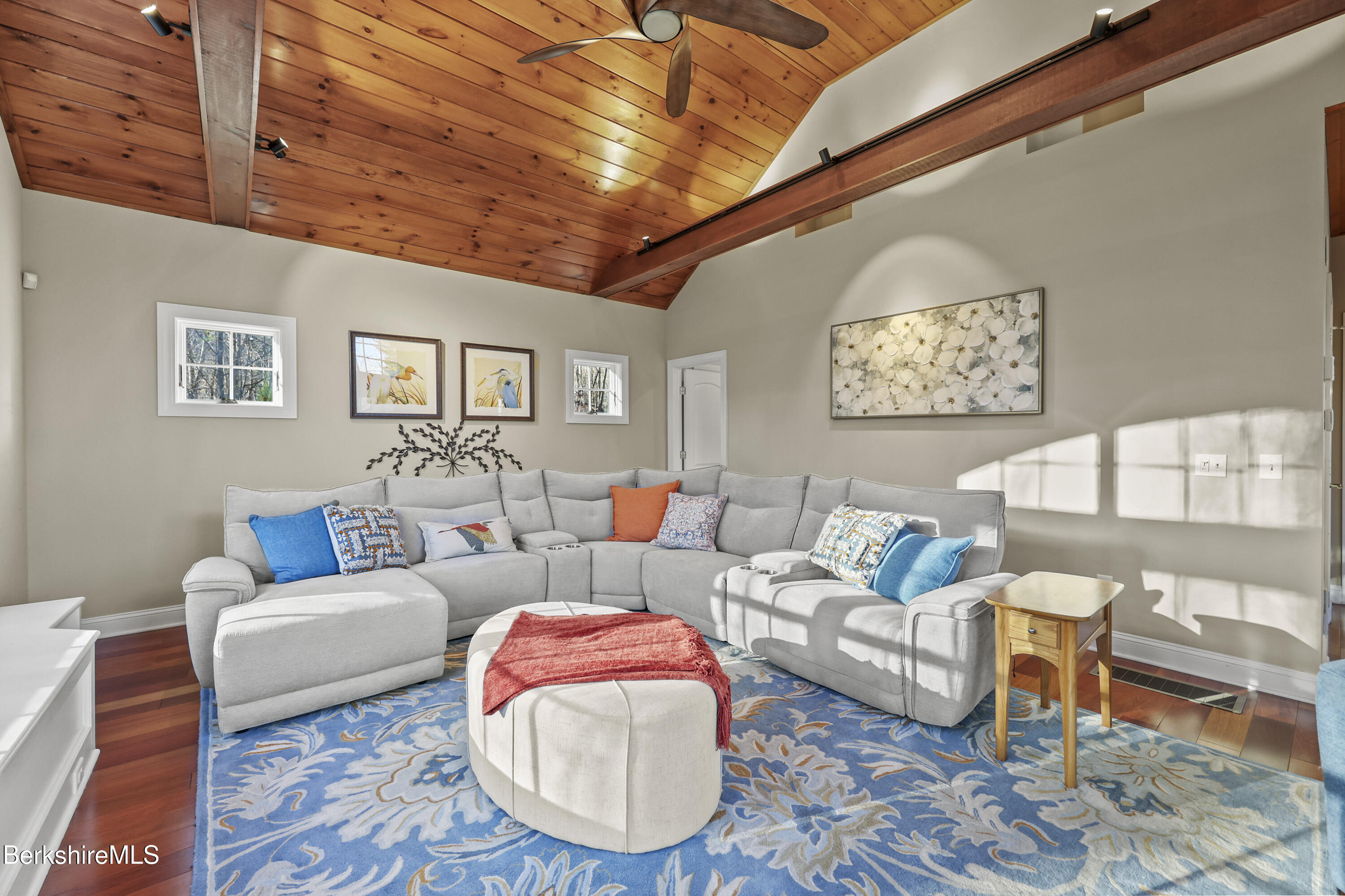 Pittsfield, Massachusetts 01201, United States, 5 Bedrooms Bedrooms, ,5 BathroomsBathrooms,Residential,Active,248806