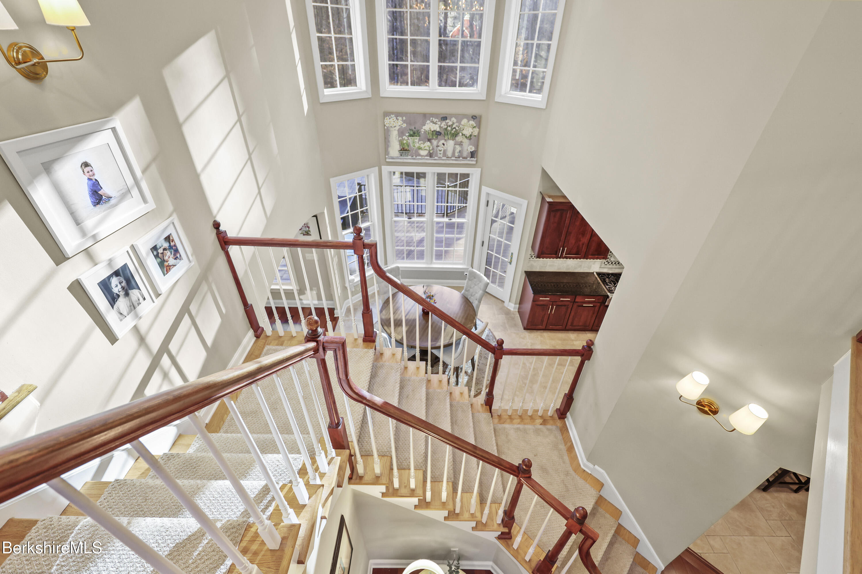 Pittsfield, Massachusetts 01201, United States, 5 Bedrooms Bedrooms, ,5 BathroomsBathrooms,Residential,Active,248806