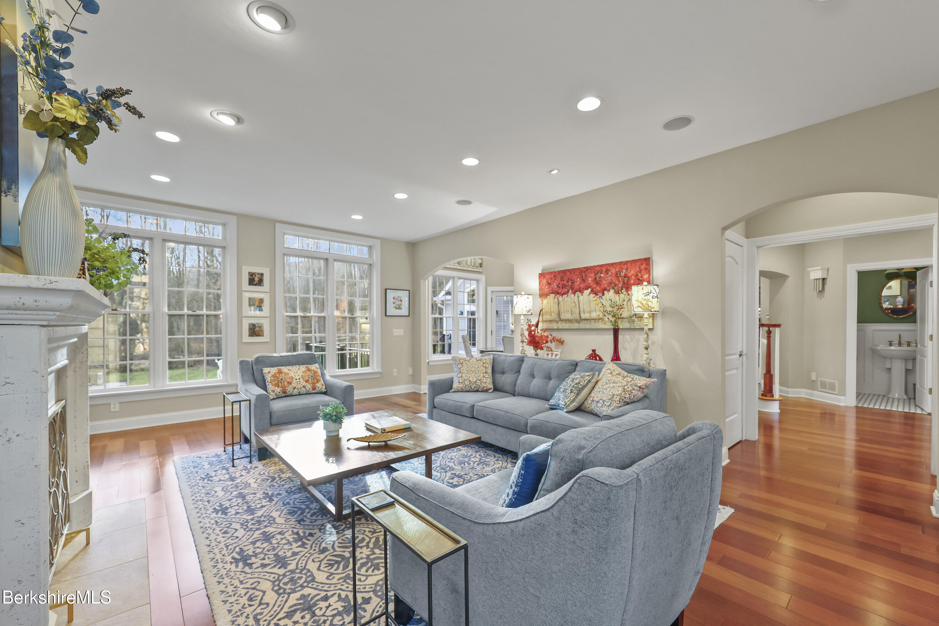 Pittsfield, Massachusetts 01201, United States, 5 Bedrooms Bedrooms, ,5 BathroomsBathrooms,Residential,Active,248806