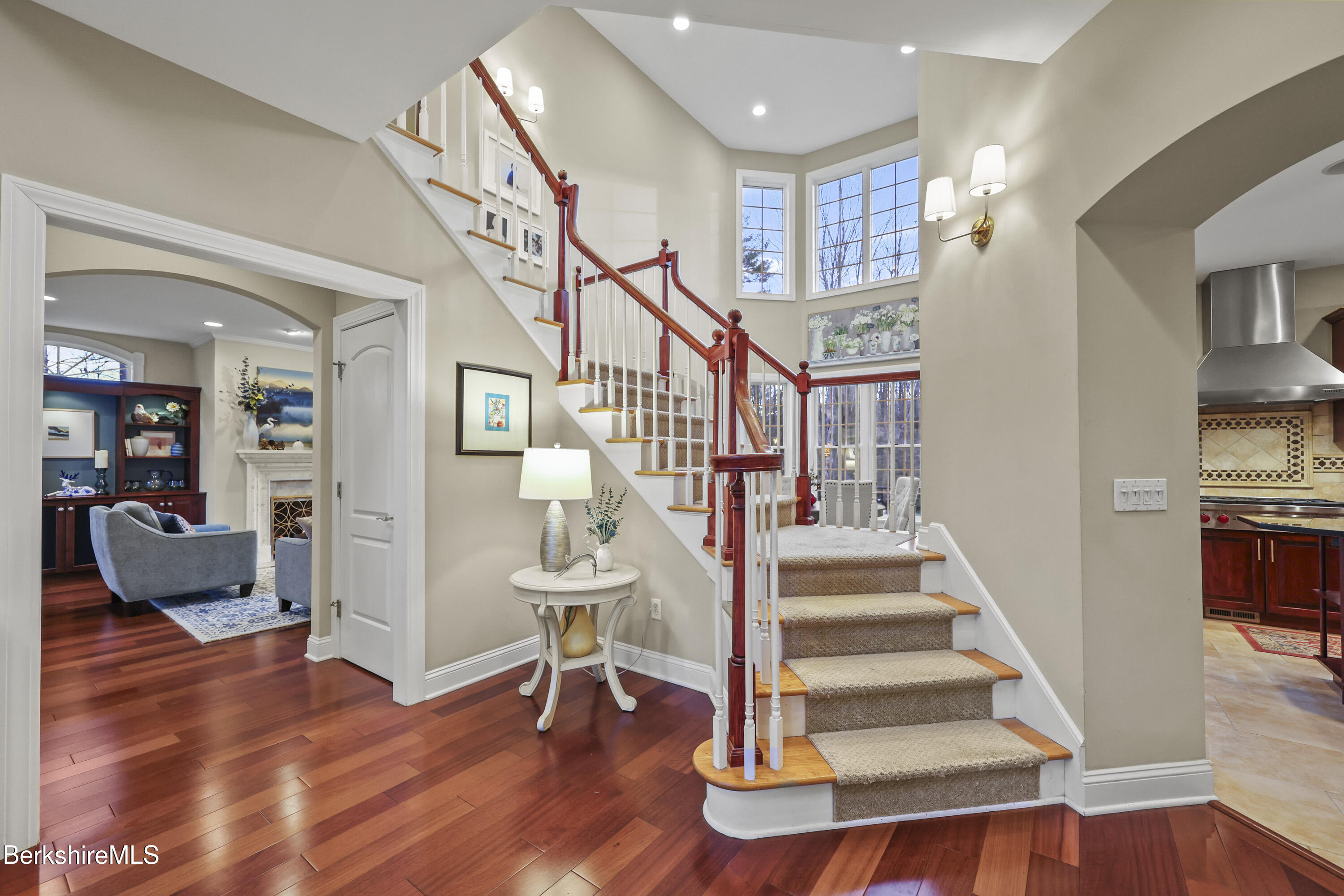 Pittsfield, Massachusetts 01201, United States, 5 Bedrooms Bedrooms, ,5 BathroomsBathrooms,Residential,Active,248806