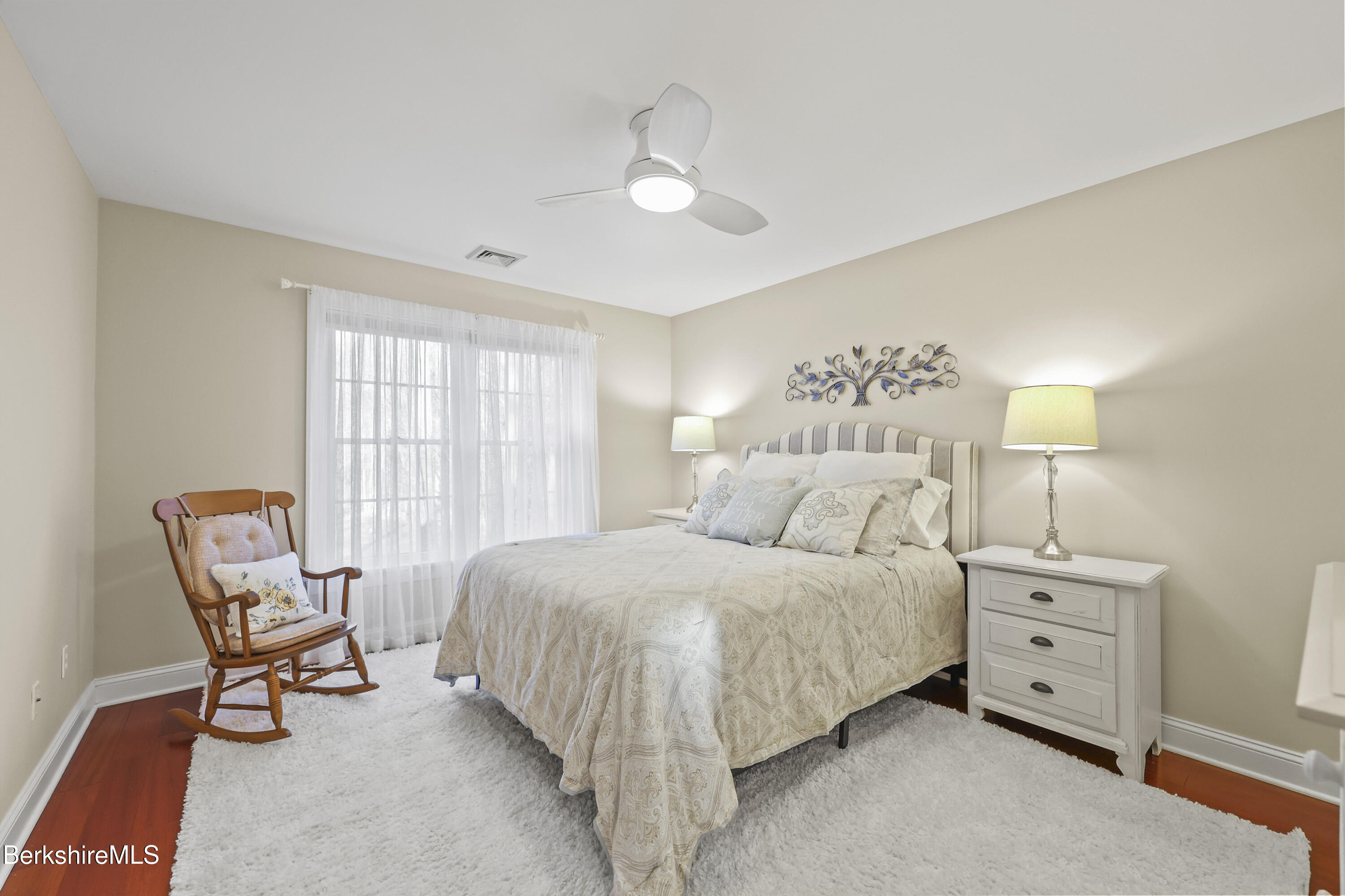 Pittsfield, Massachusetts 01201, United States, 5 Bedrooms Bedrooms, ,5 BathroomsBathrooms,Residential,Active,248806