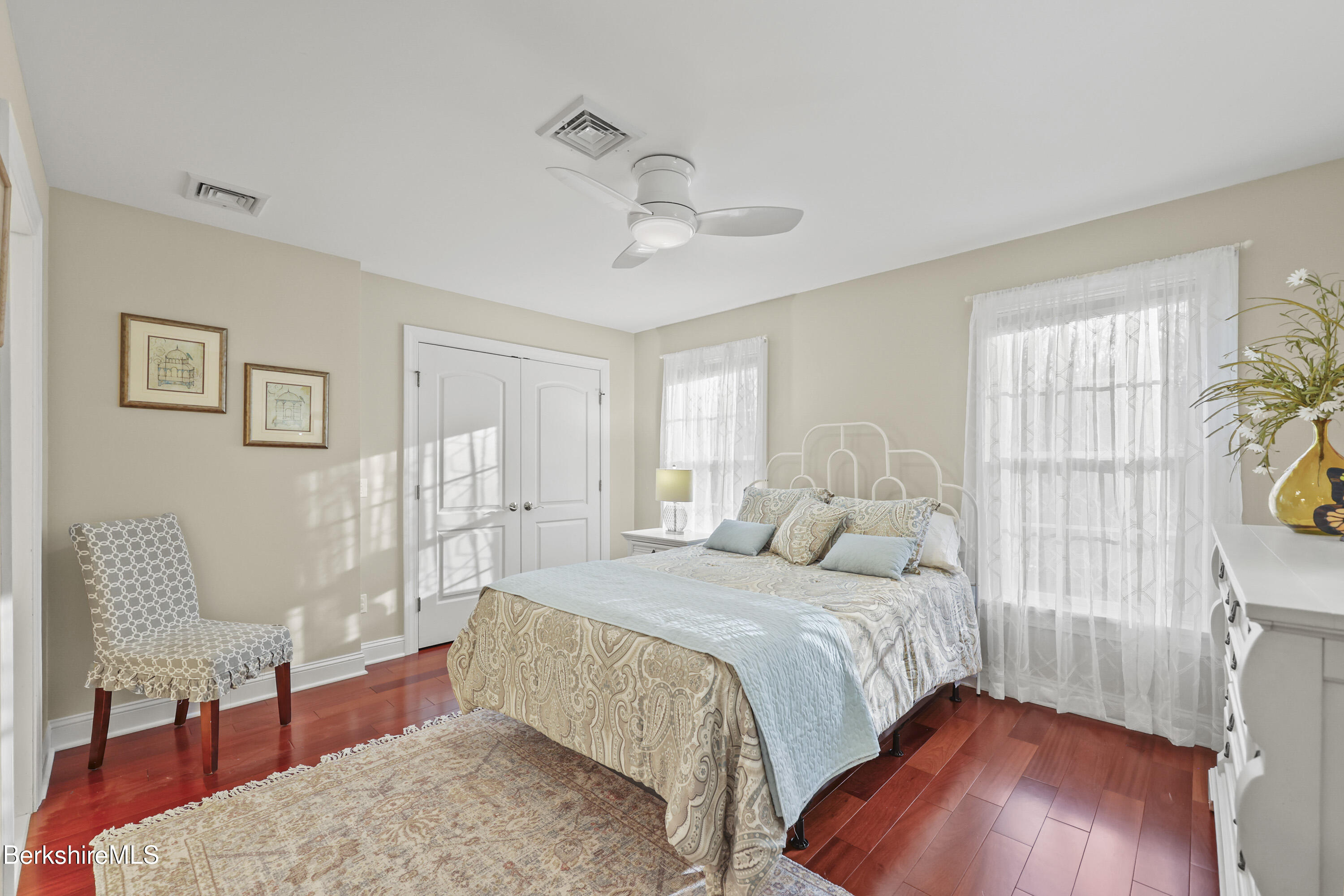 Pittsfield, Massachusetts 01201, United States, 5 Bedrooms Bedrooms, ,5 BathroomsBathrooms,Residential,Active,248806