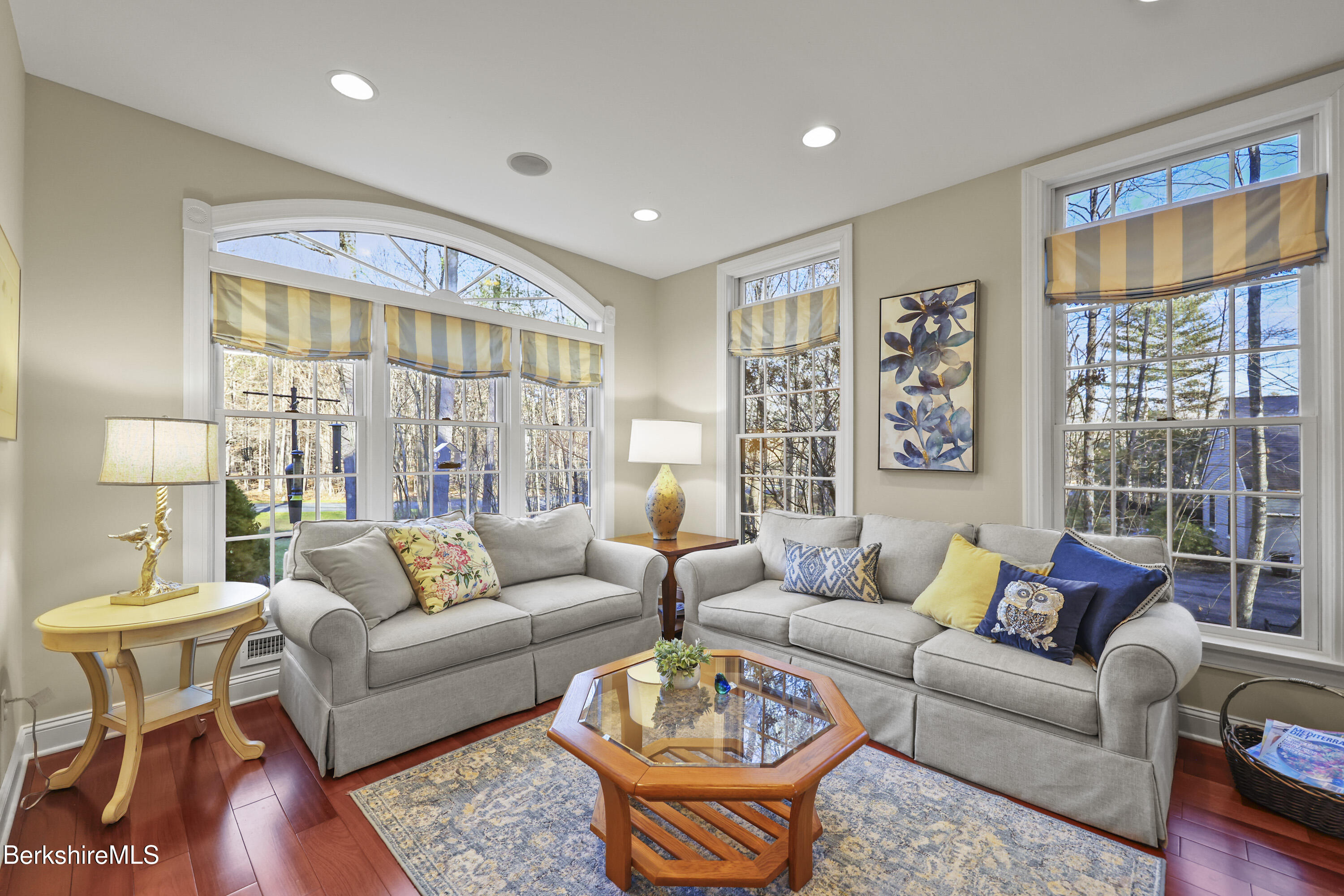 Pittsfield, Massachusetts 01201, United States, 5 Bedrooms Bedrooms, ,5 BathroomsBathrooms,Residential,Active,248806