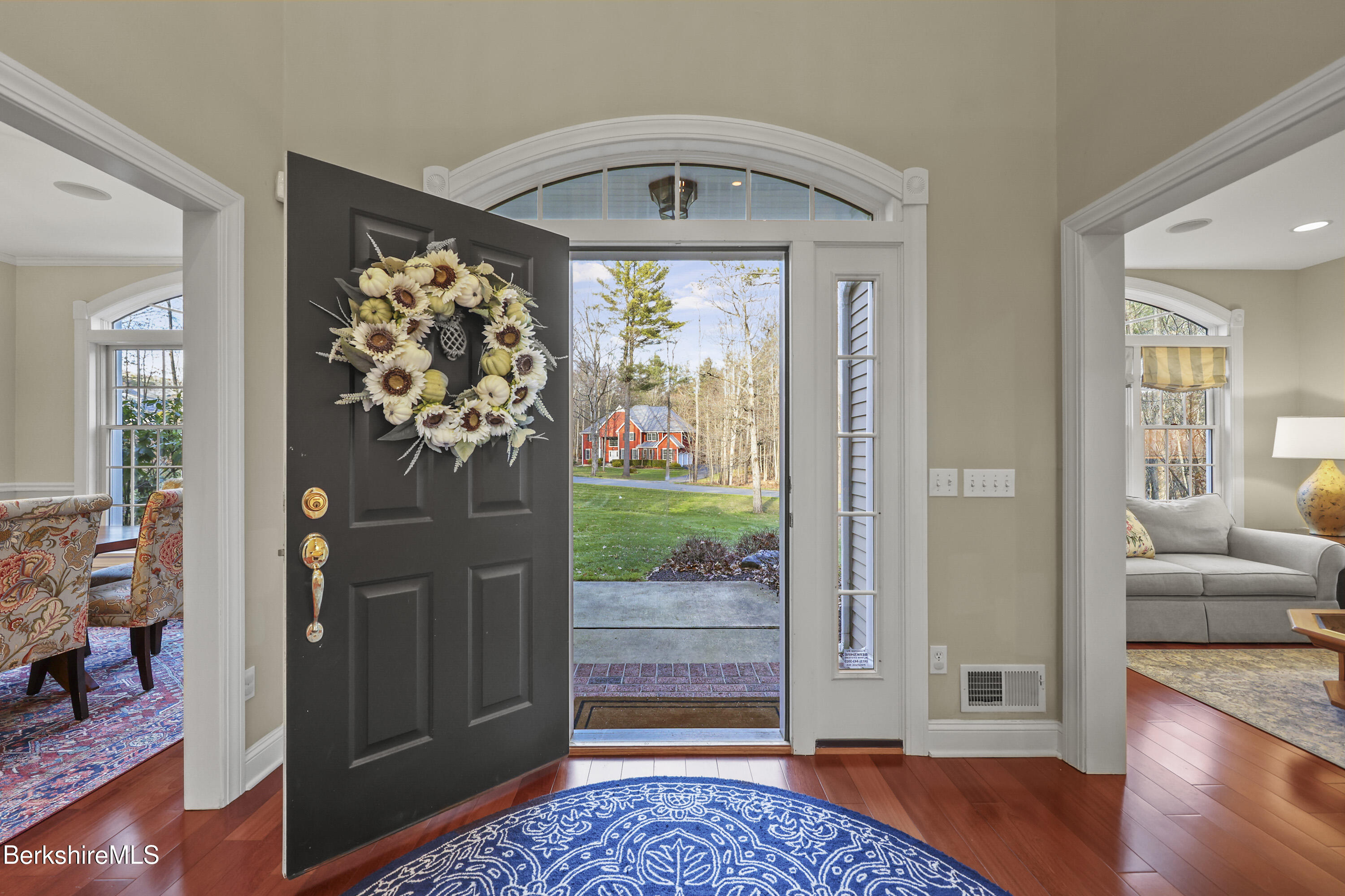 Pittsfield, Massachusetts 01201, United States, 5 Bedrooms Bedrooms, ,5 BathroomsBathrooms,Residential,Active,248806