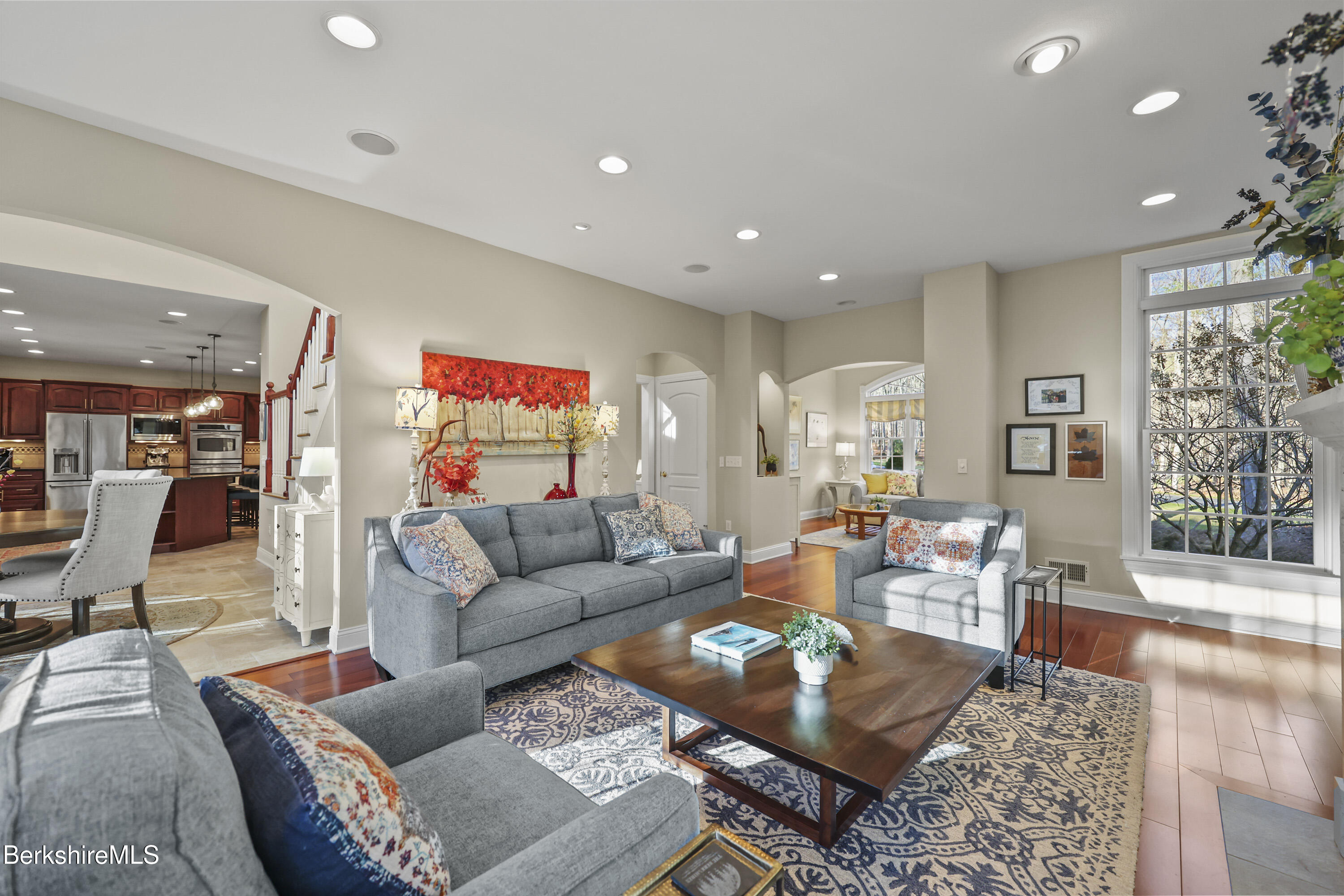 Pittsfield, Massachusetts 01201, United States, 5 Bedrooms Bedrooms, ,5 BathroomsBathrooms,Residential,Active,248806