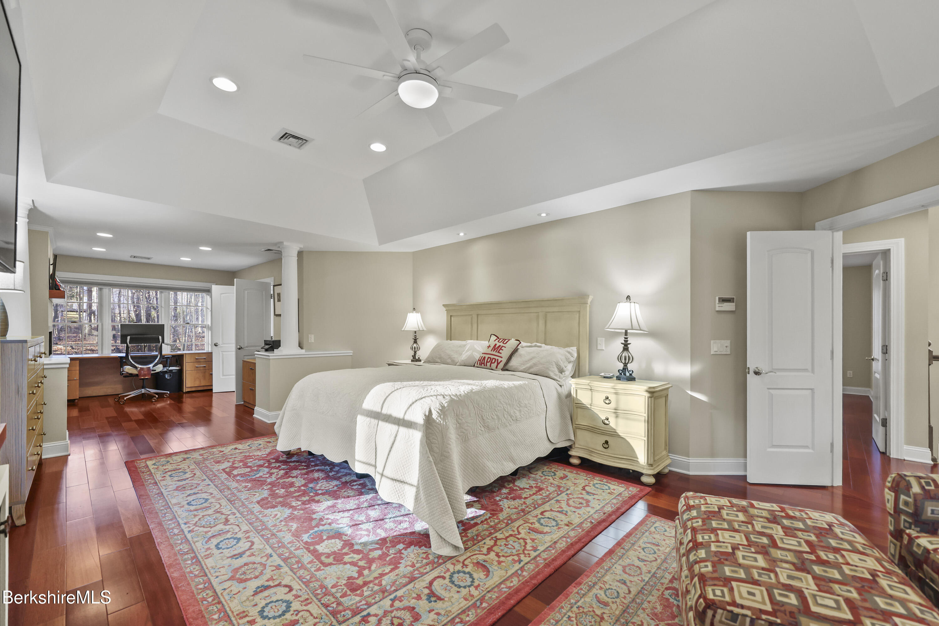 Pittsfield, Massachusetts 01201, United States, 5 Bedrooms Bedrooms, ,5 BathroomsBathrooms,Residential,Active,248806