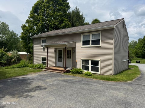 Apartment For Rent - 77 Wilshire Dr<br/> Adams, MA 01220