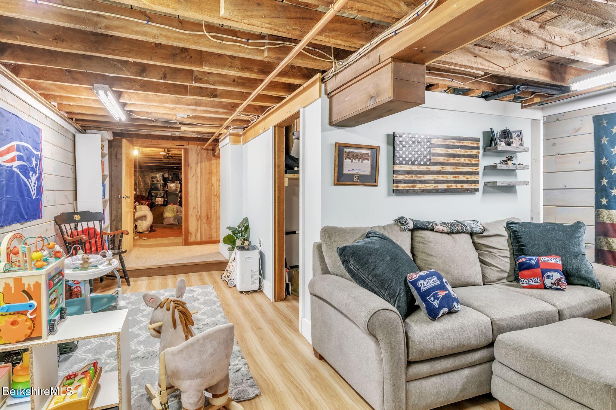 61 Old Orebed Rd, Lanesborough, Massachusetts image 33