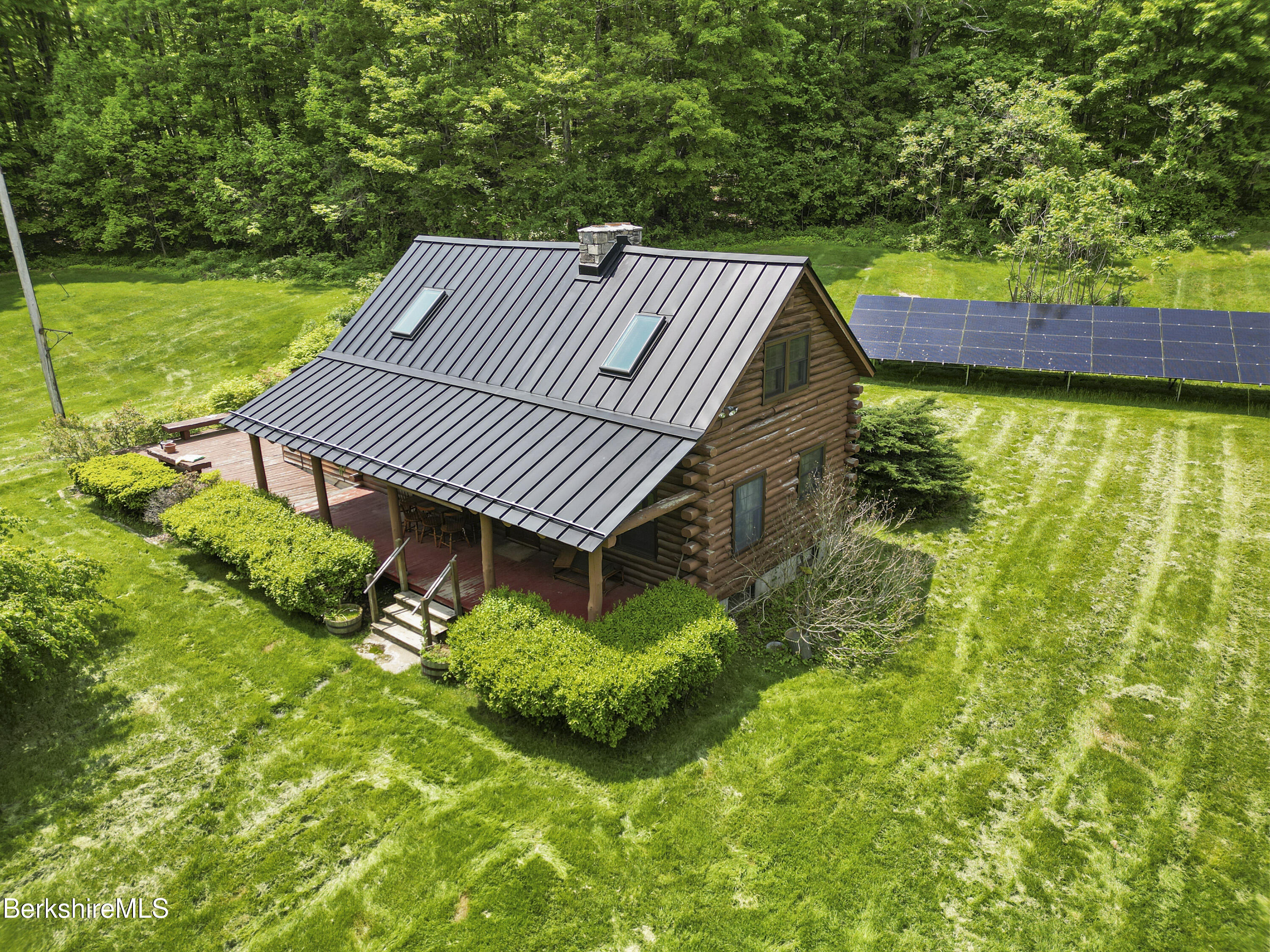40 Silver St, Lanesborough, Massachusetts image 1