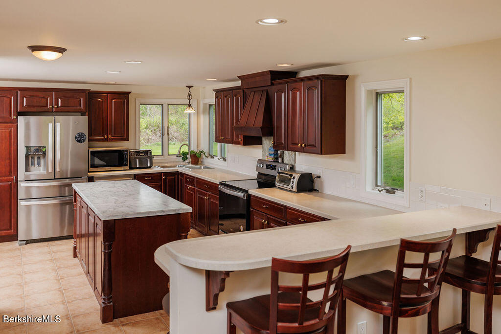 45 State Line Rd, West Stockbridge, Massachusetts image 9